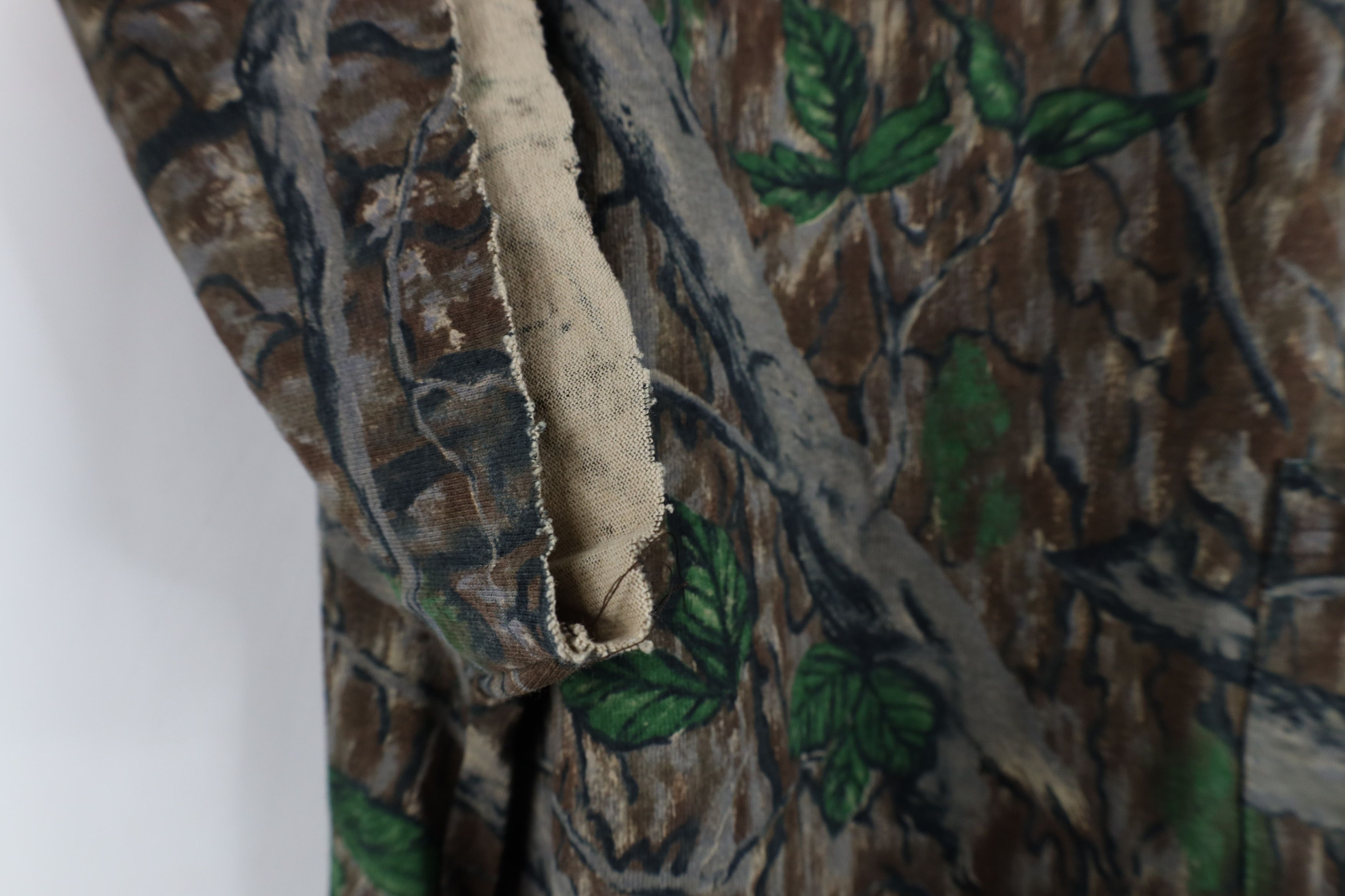 Vintage Vintage 90s Streetwear Camouflage Pocket T-Shirt Cotton USA Size US L / EU 52-54 / 3 - 7 Thumbnail