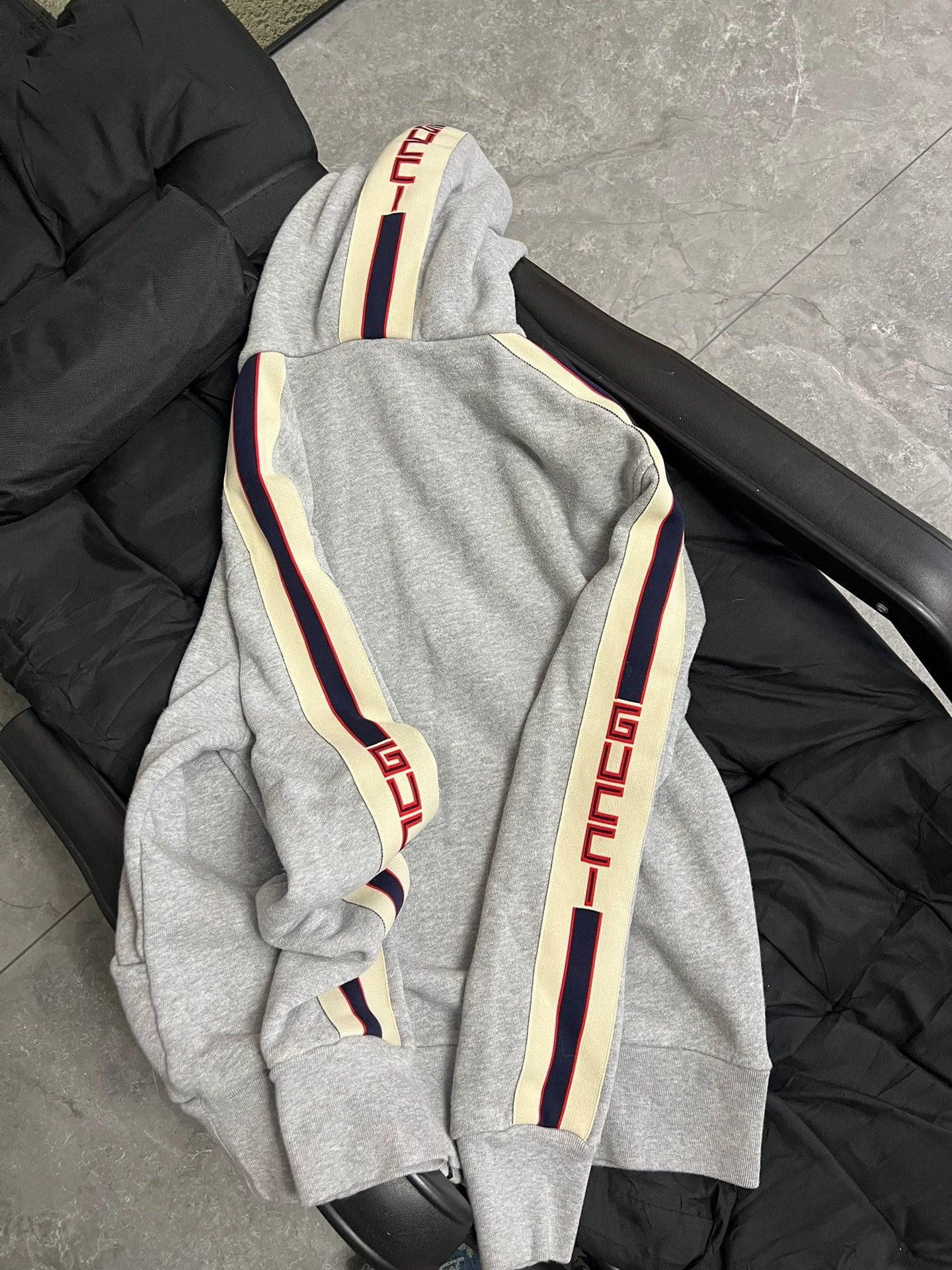 Gucci Gucci jacket/hoodie, size XS, very new, authenti Size XS / US 0-2 / IT 36-38 - 2 Thumbnail