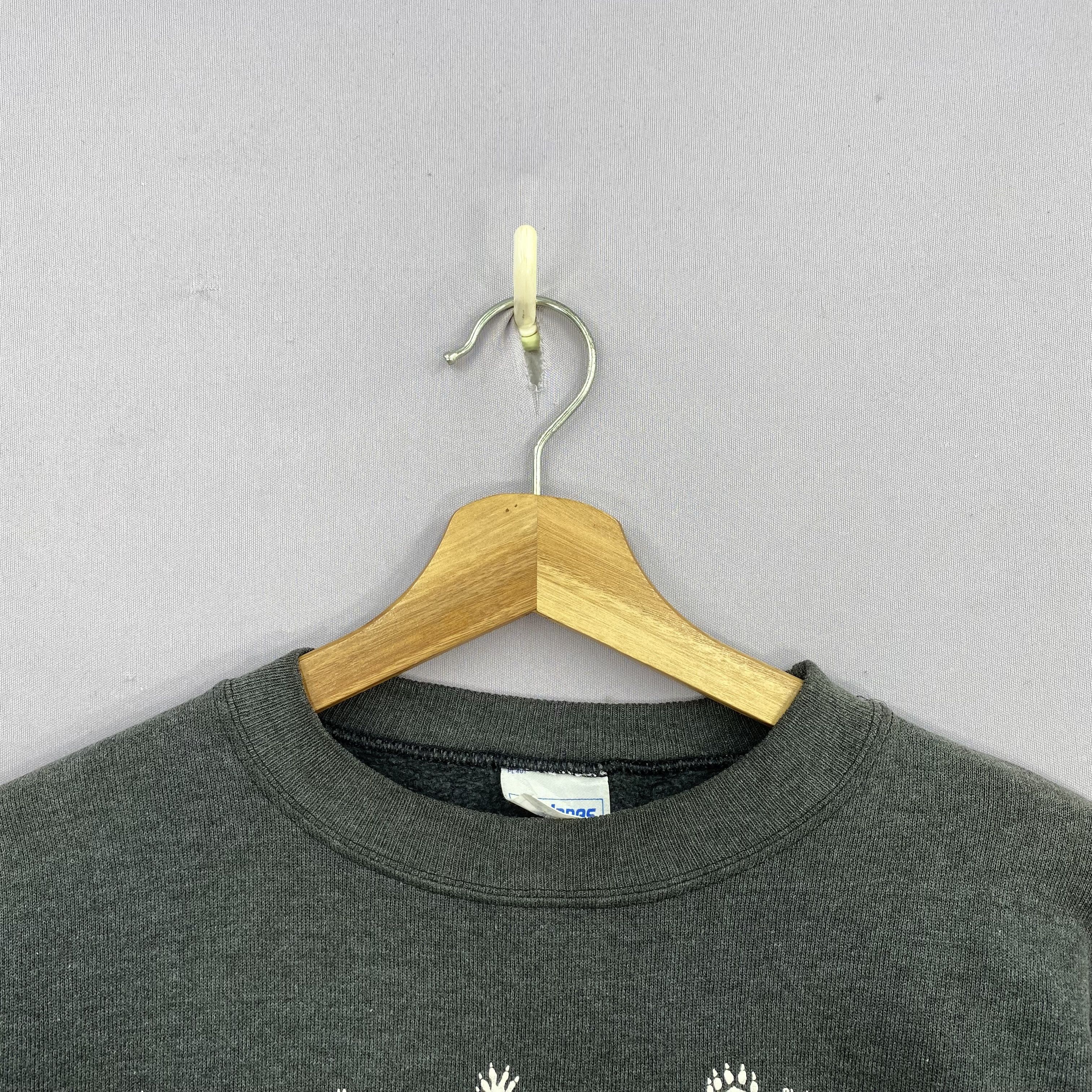 Vintage Vintage Hanes Sweater Footprints of North American Mammals Size US S / EU 44-46 / 1 - 8 Thumbnail