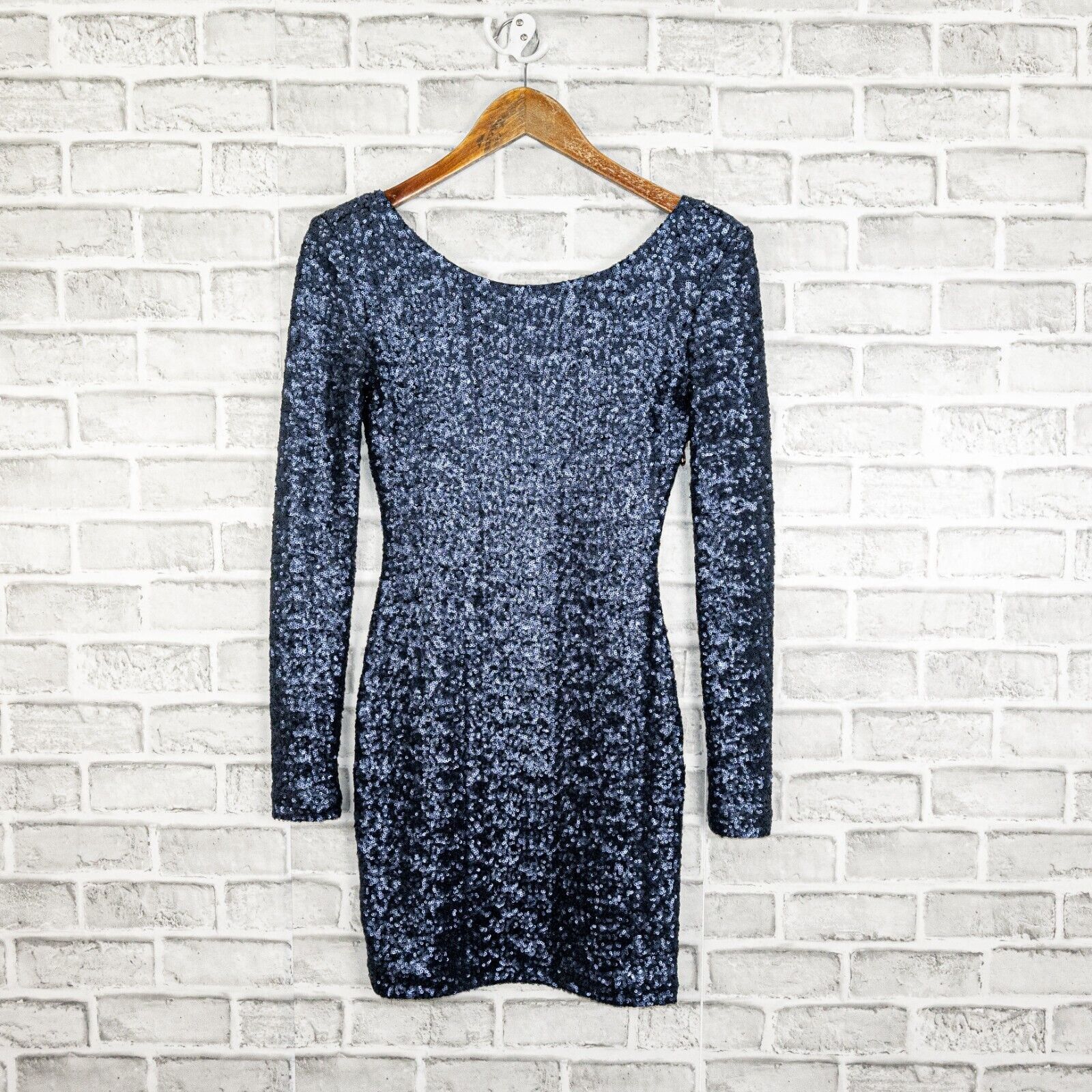 Other NICHOLAS Blue Sequin Bodycon Dress Scoop neck Long Sleeve Size M / US 6-8 / IT 42-44 - 6 Thumbnail