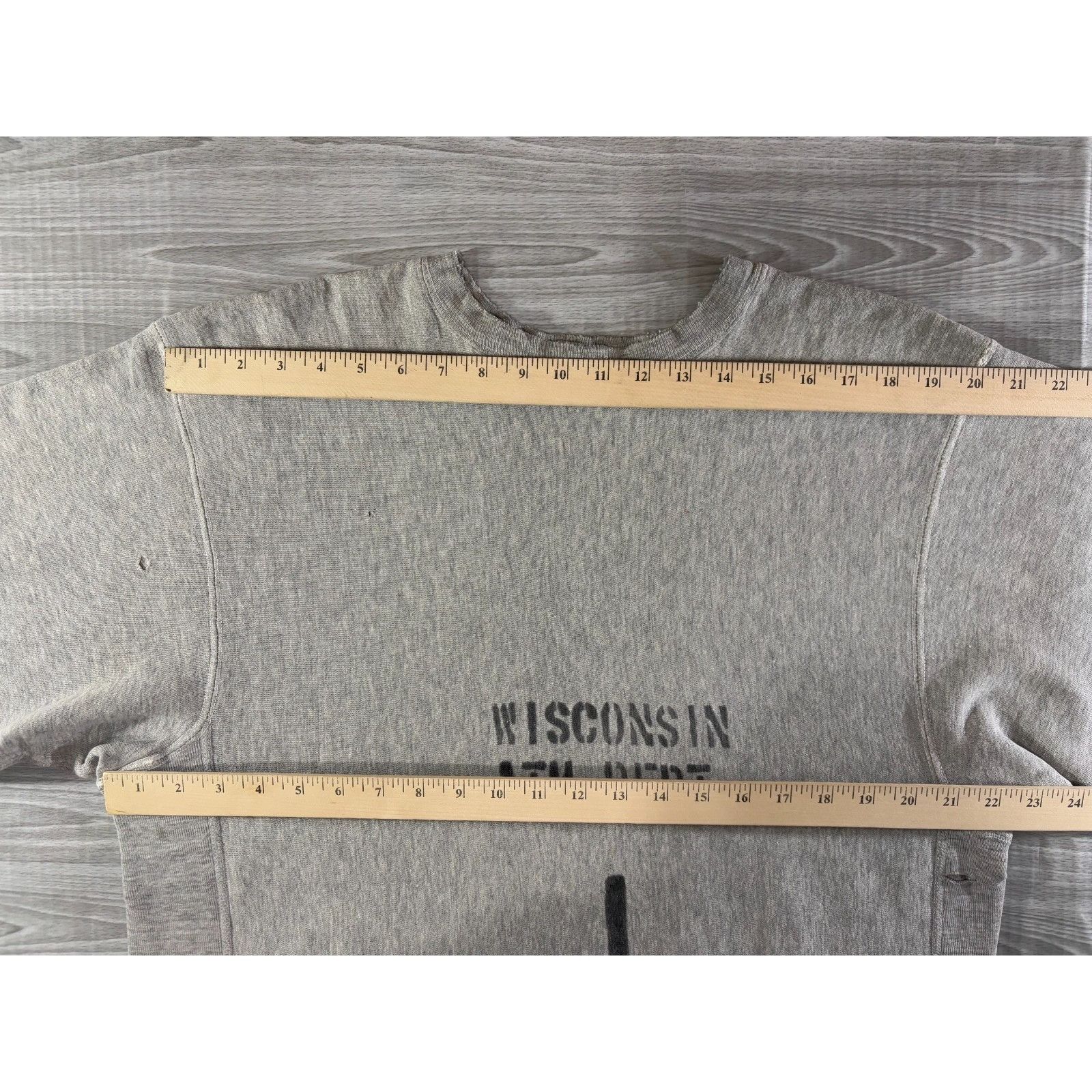 Champion CHAMPION Reverse Weave Warmup Distressed Sweatshirt sz L Vin Size US L / EU 52-54 / 3 - 5 Thumbnail