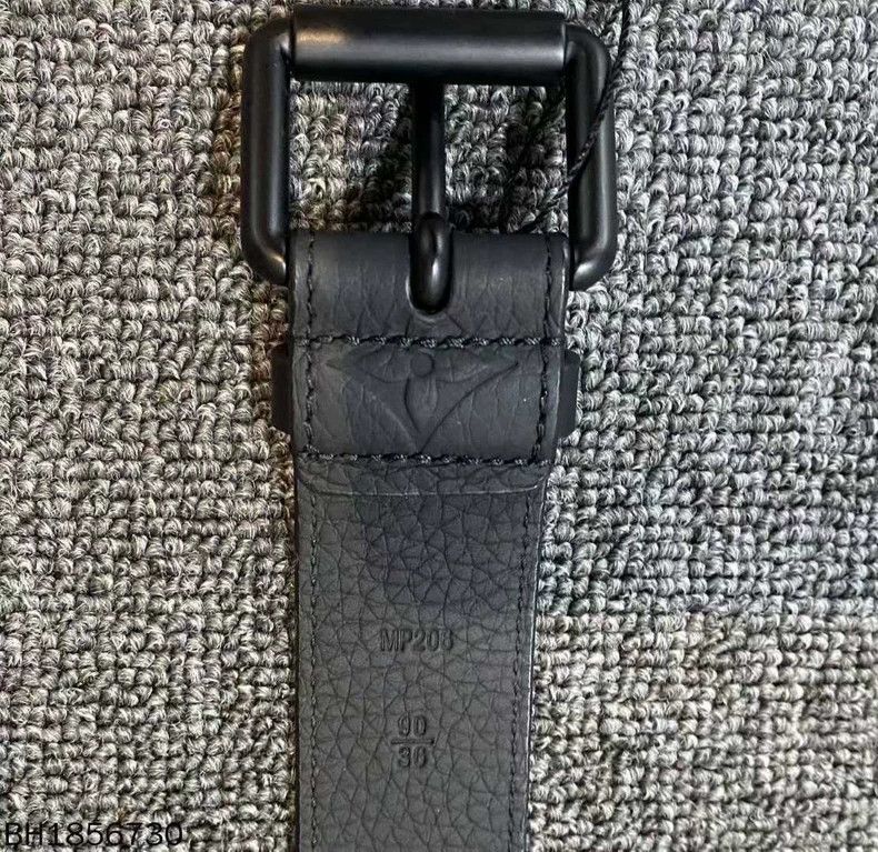 Louis Vuitton Louis Vuitton Black matte embossed logo chain belt Size ONE SIZE - 5 Thumbnail