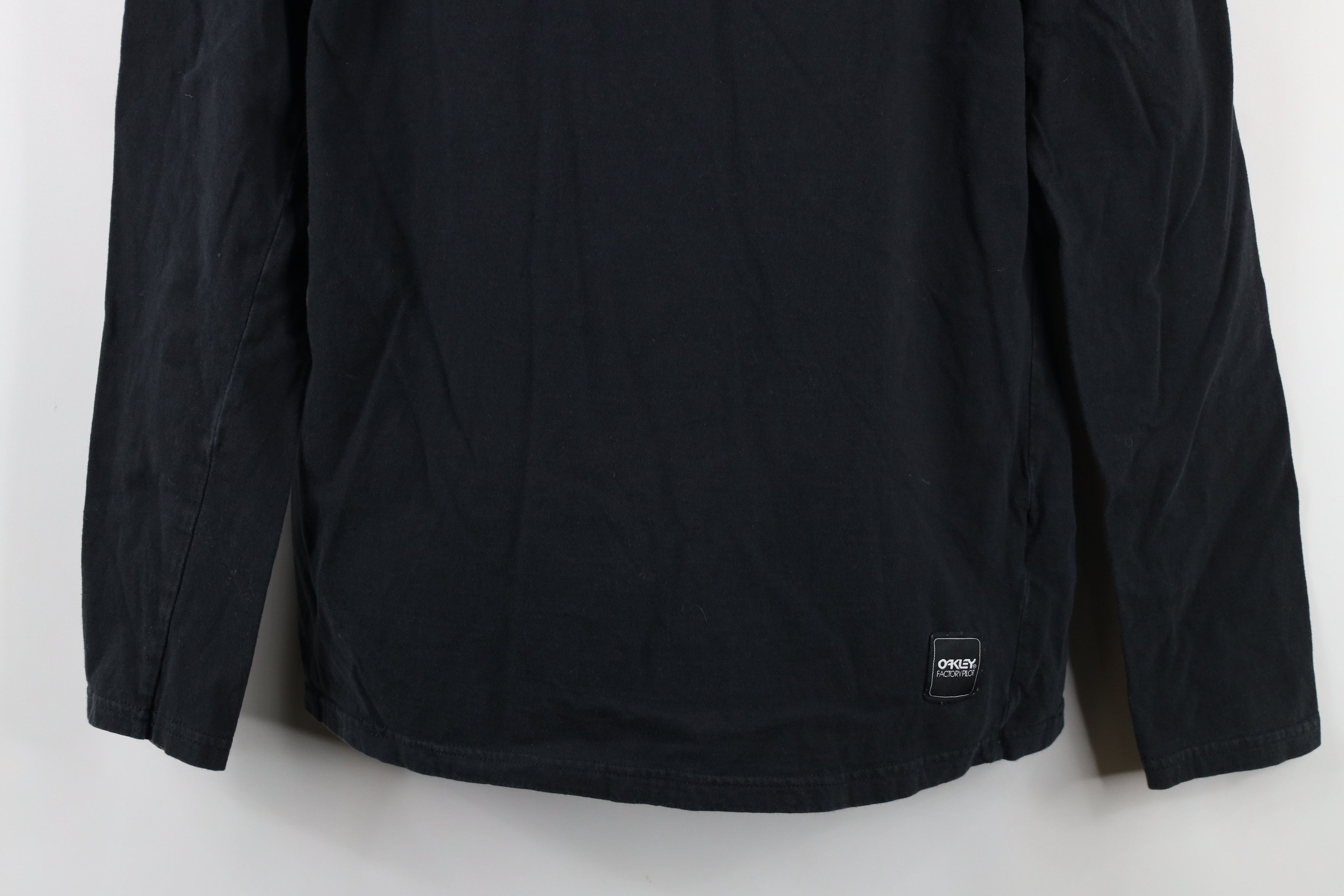 Oakley × Vintage Vintage Oakley Slim Fit Spell Out Long Sleeve T-Shirt Black Size US M / EU 48-50 / 2 - 3 Thumbnail