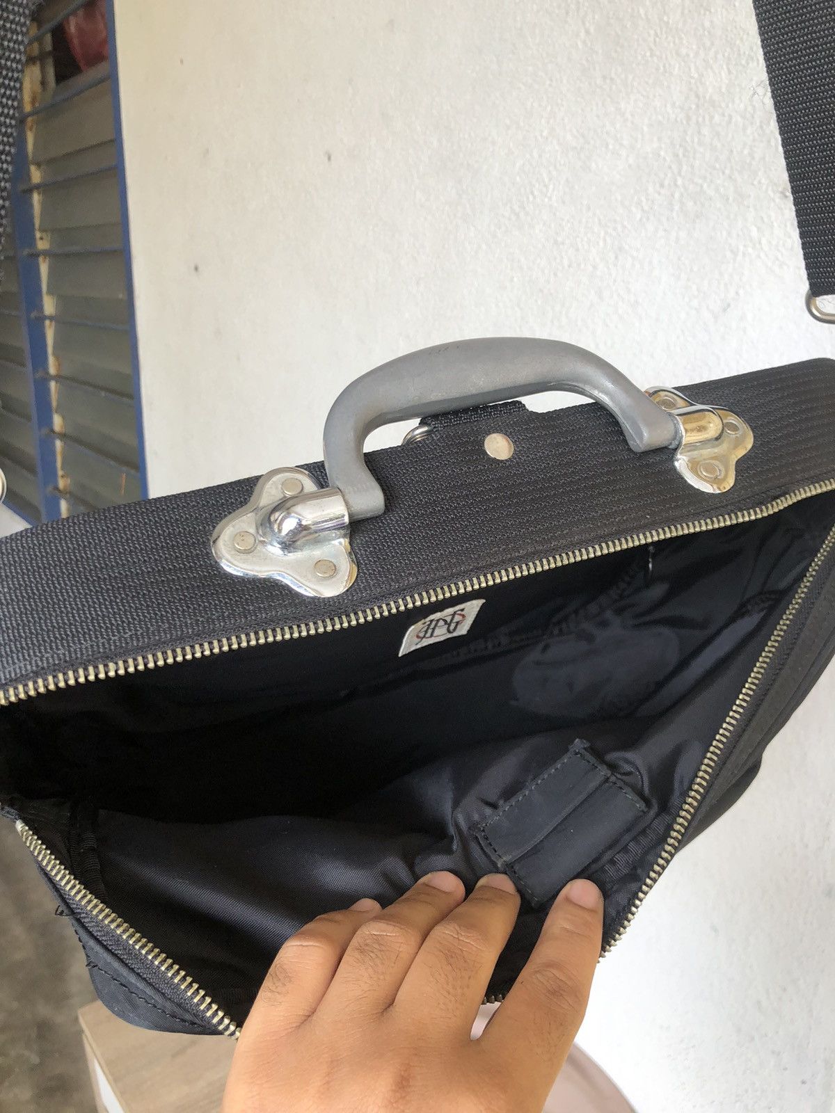 Jean Paul Gaultier Vintage 90s Jean Paul Gaultier 2 in 1 Messenger Bag Size ONE SIZE - 16 Thumbnail