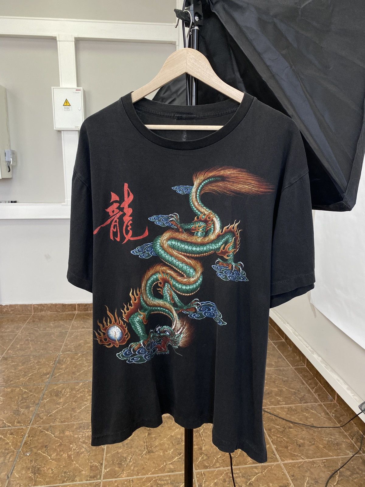 Japanese Brand 🇯🇵☯️ Vintage 90s Yin Yang Dragon Japan Style T-Shirt Size US XL / EU 56 / 4 - 1 Thumbnail