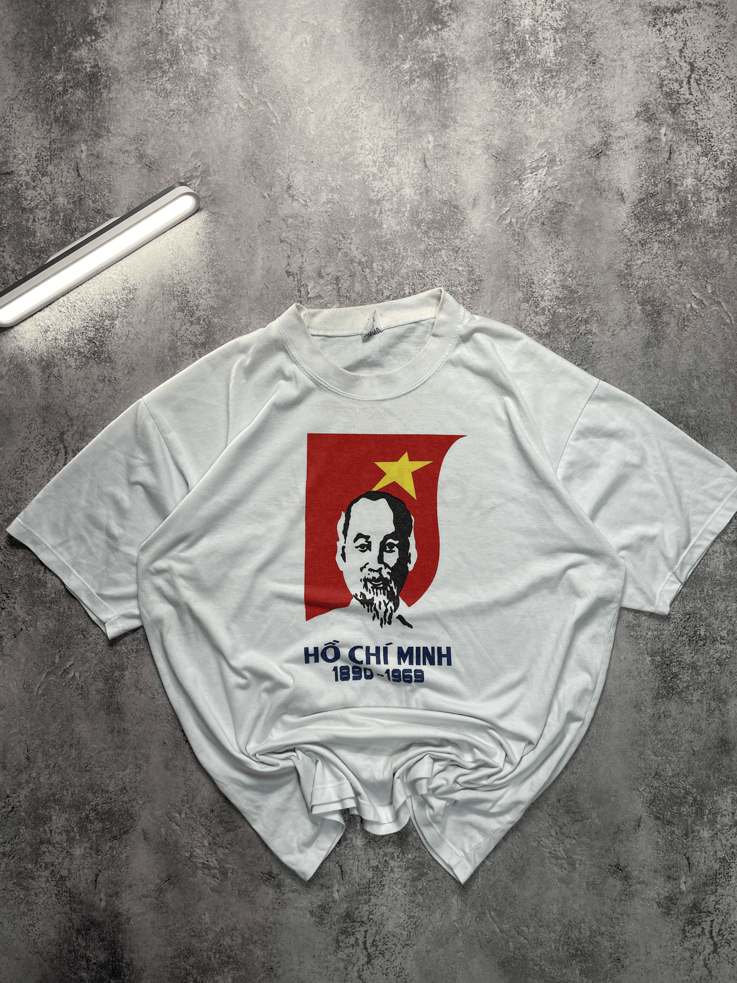 VTG 90s Ho Chi Minh Propaganda Communist Vietnam GRPHC TEE M