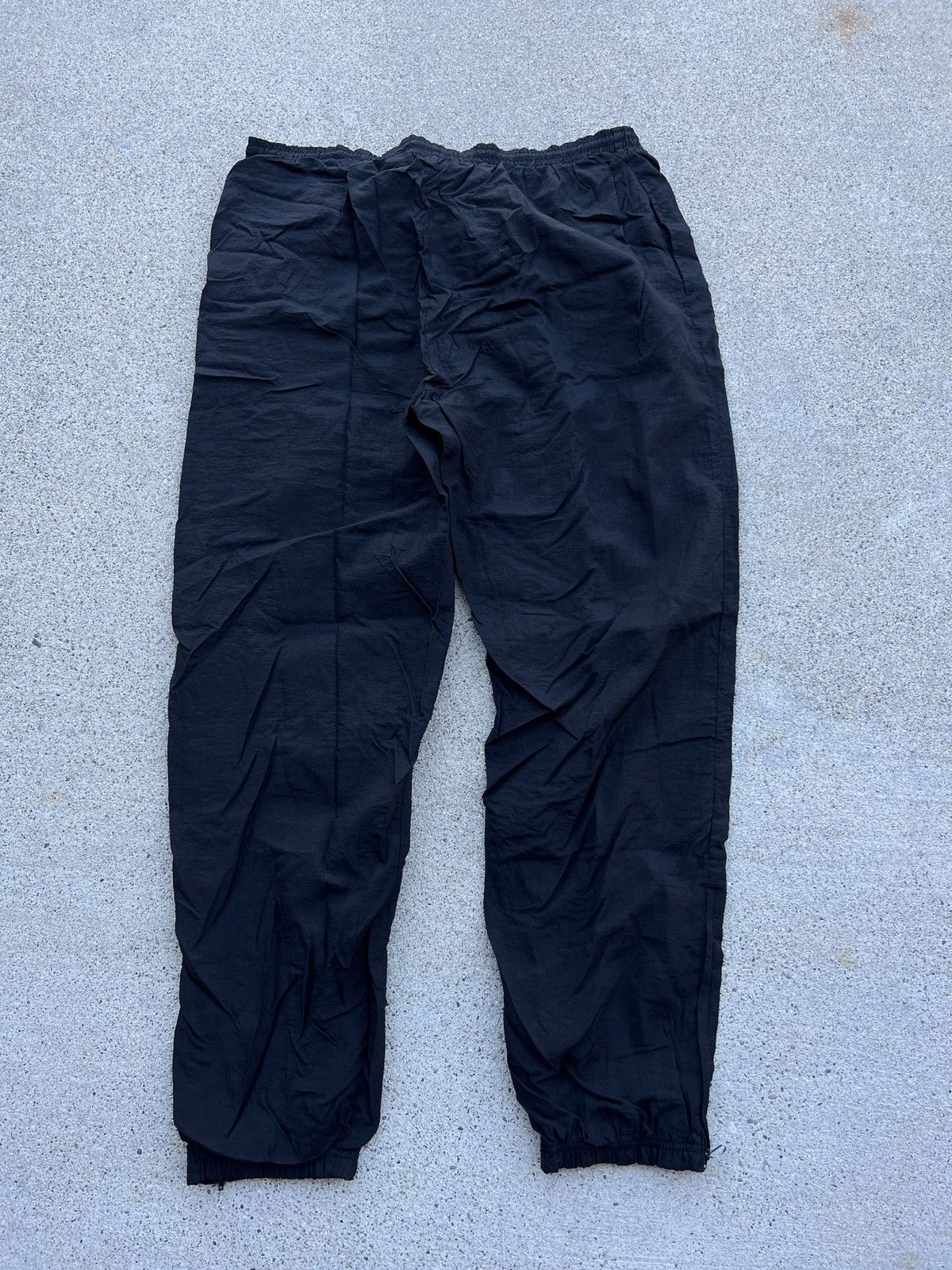 Reebok × Vintage Vintage 1990s Reebok Black Windbreaker Zip Track Pants Sz. L Size US 36 / EU 52 - 2 Thumbnail