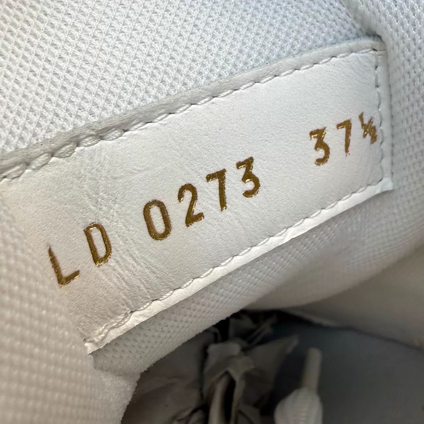 Louis Vuitton LV Trainer White Blue Denim 37.5 99 Size US 7 / IT 37 - 8 Thumbnail
