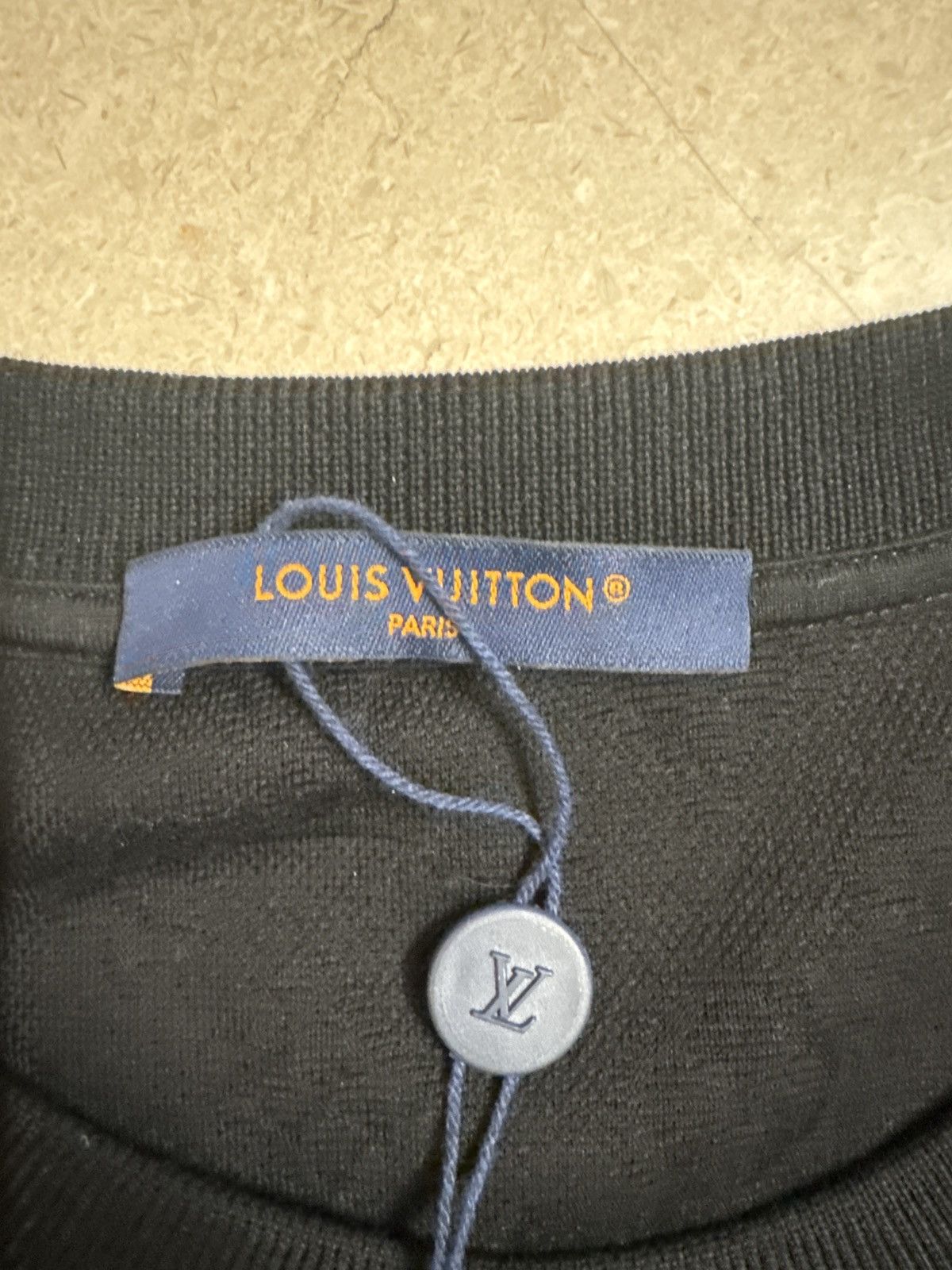 Louis Vuitton Louis Vuitton Signature 3D Pocket Monogram T-Shirt Size US XL / EU 56 / 4 - 2 Thumbnail