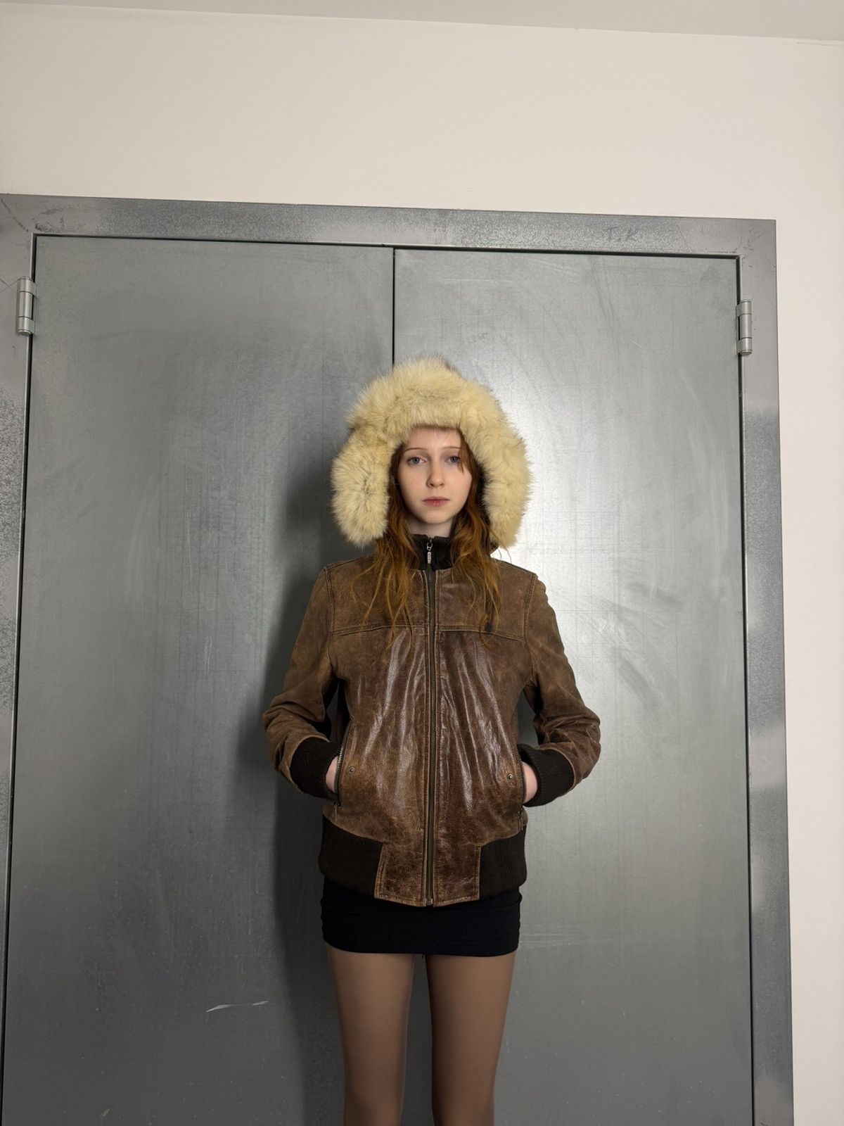 Leather Vintage Leather Fitted Fur Hooded Leather Jacket Size L / US 10 / IT 46 - 2 Thumbnail