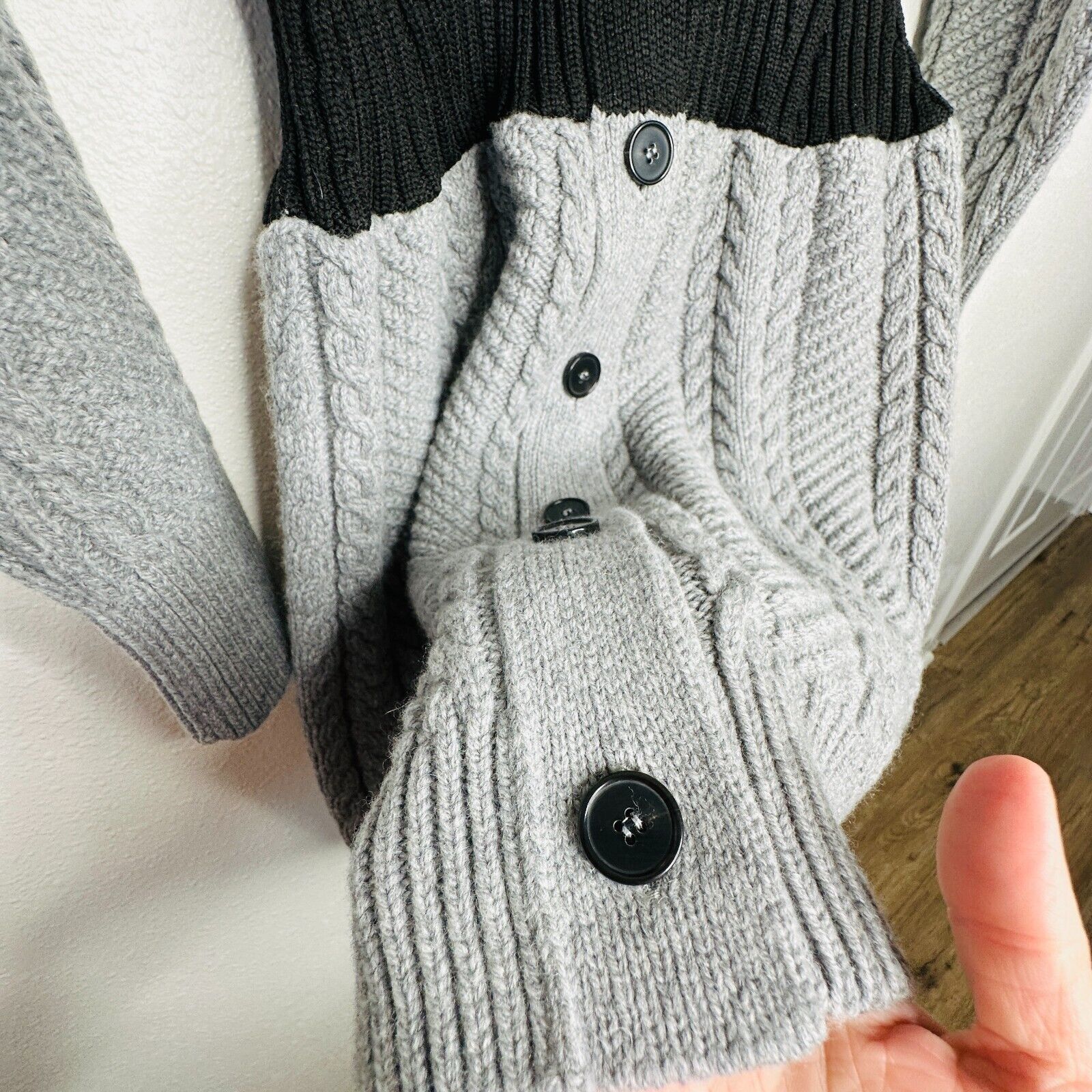 Alexander McQueen Alexander McQueen Gray Knit Black Waist VNeck Sweater Dress Size M / US 6-8 / IT 42-44 - 8 Thumbnail
