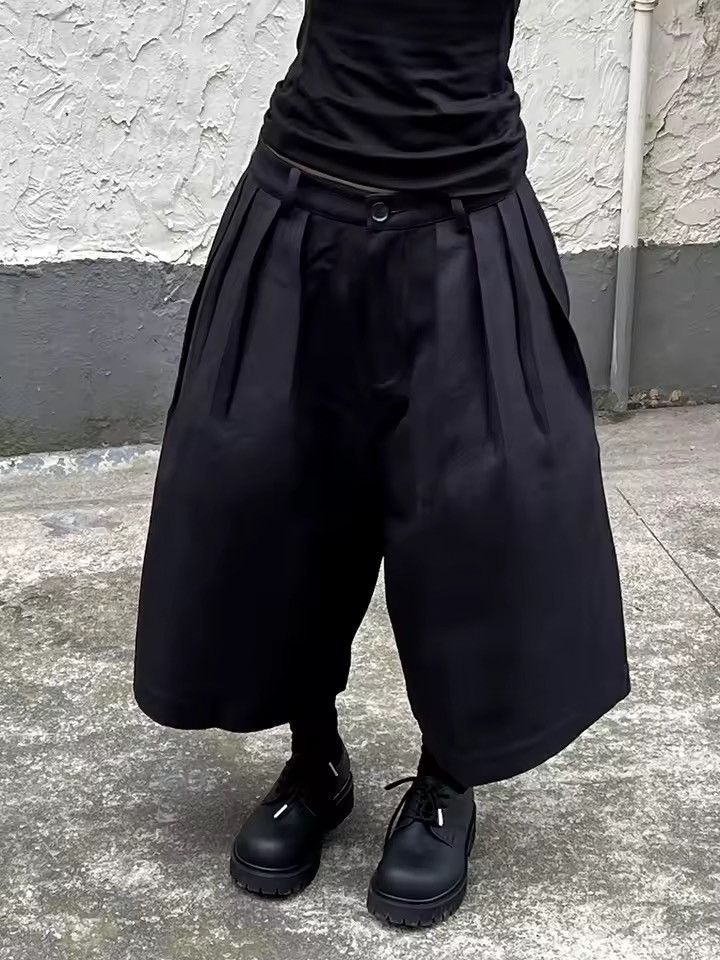 Other Casual Basic Wide Leg Baggy Black Shorts Size US 32 / EU 48 - 1 Thumbnail