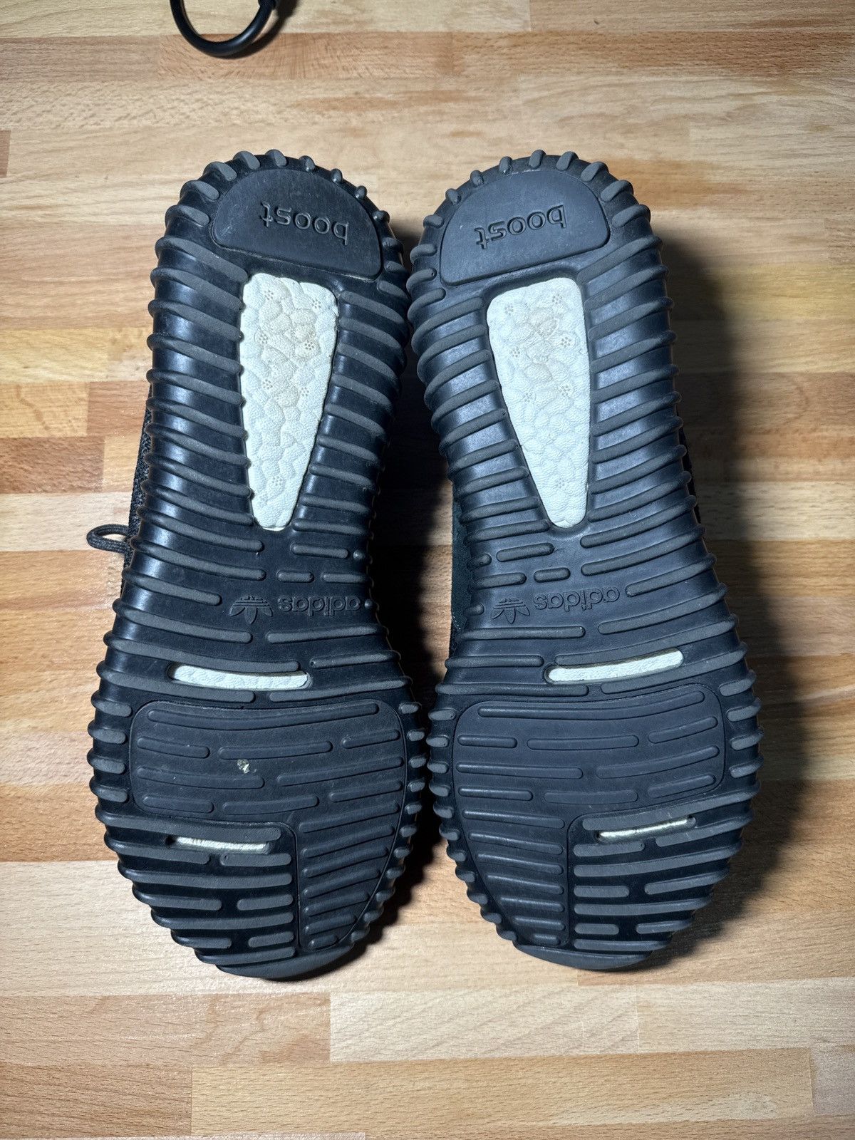Yeezy Yeezy 350 Pirate Black 2015 Size US 10.5 / EU 43-44 - 6 Thumbnail