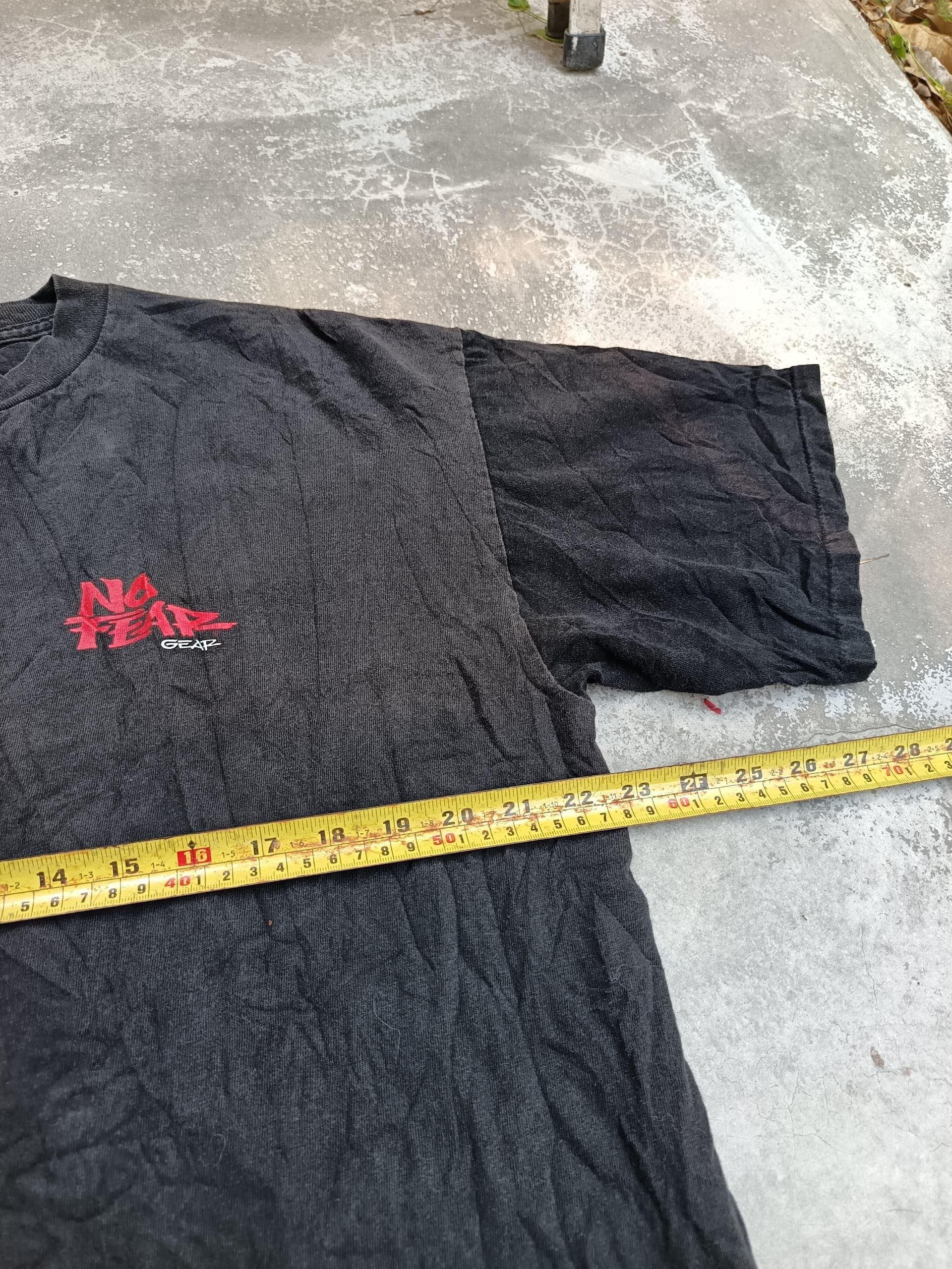 No Fear Vtg distressed no fear 90s tshirt Size US L / EU 52-54 / 3 - 8 Thumbnail