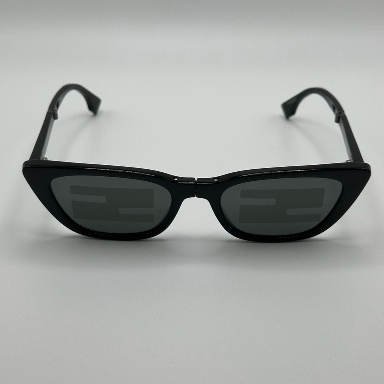 Fendi FENDI Sunglasses FE40089I 5301C Shiny Black/Smoke Mirror NEW Size ONE SIZE - 2 Thumbnail