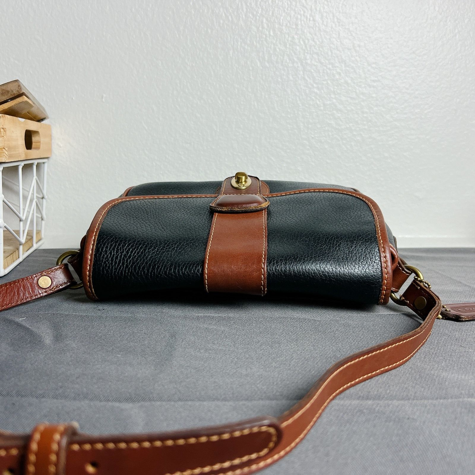 Coach COACH Vintage Sheridan Mayfield Bag in Black & Tan no. 4224 Size ONE SIZE - 9 Thumbnail