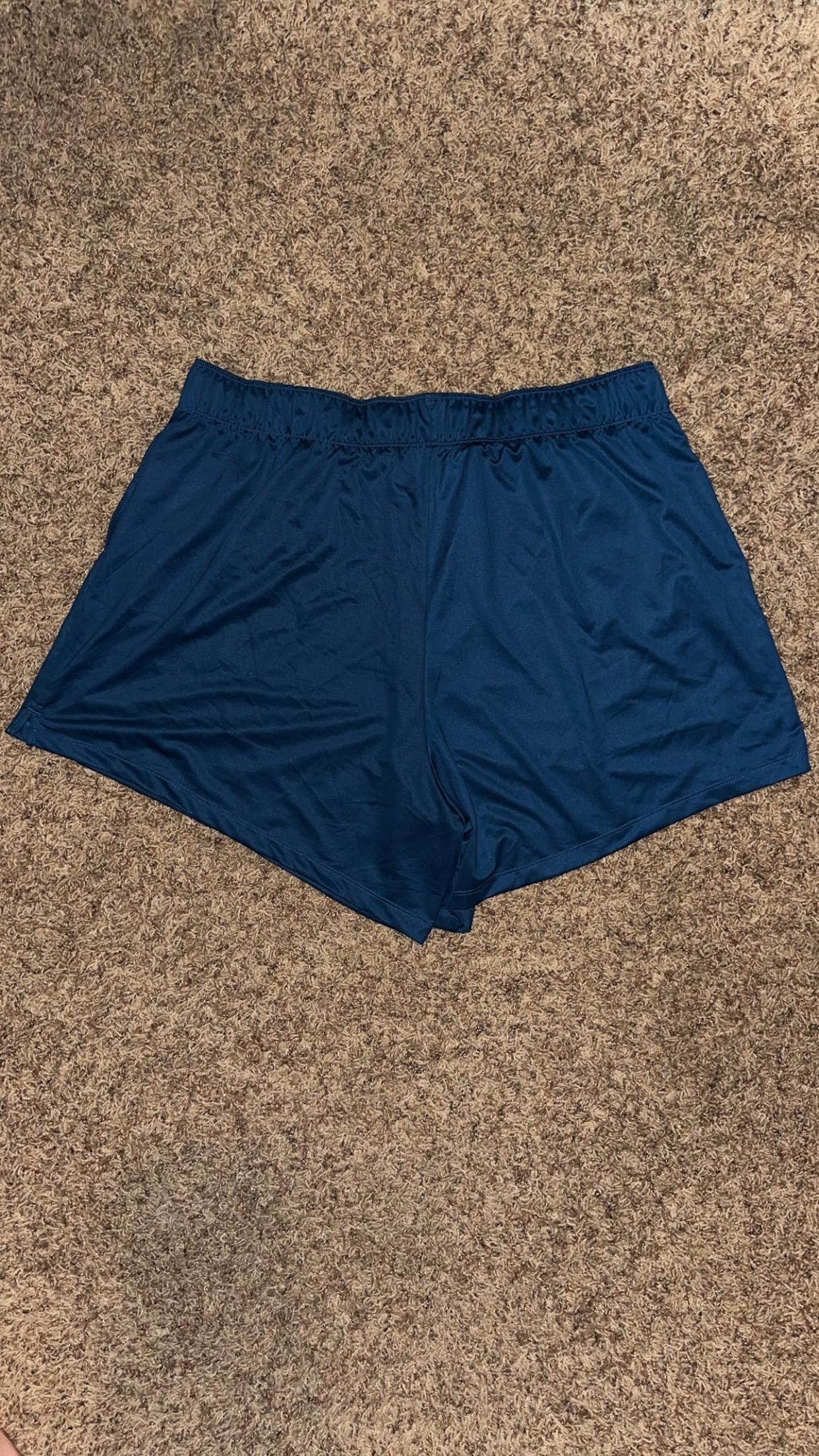 Nike Nike Women's Dri-Fit Attack Training Shorts Size 40" / US 18 - 3 Thumbnail