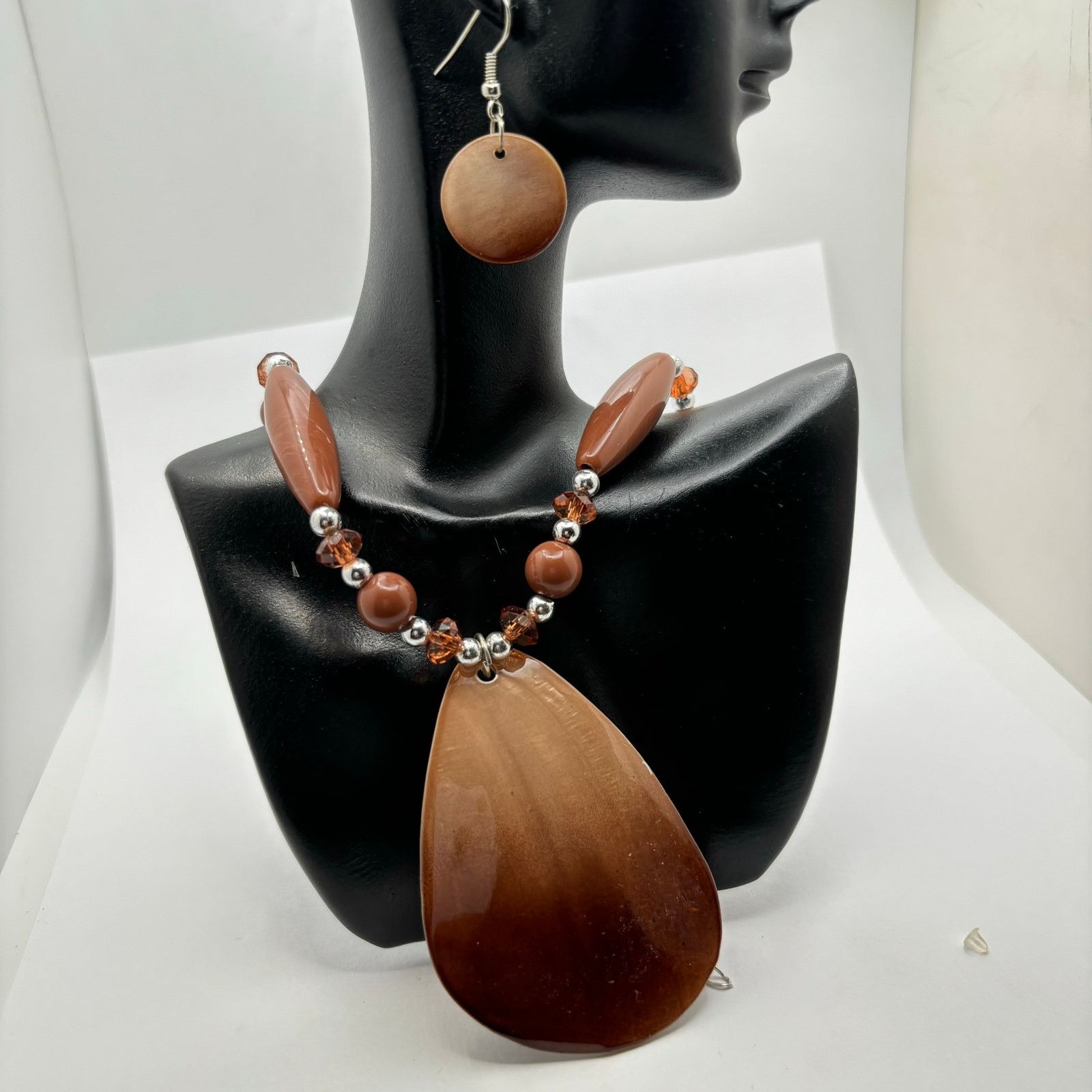 Other Brown Beaded Necklace + Earring Bundle Size ONE SIZE - 1 Thumbnail