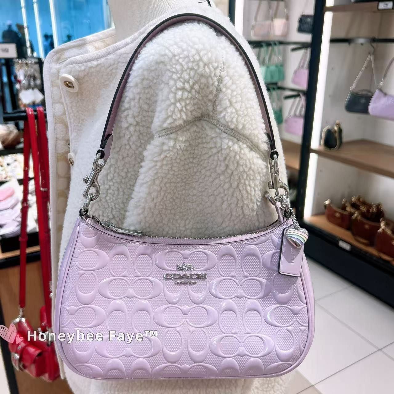 Coach Teri Shoulder Bag In Signature Leather Heart Charm CDA98 Size ONE SIZE - 1 Thumbnail