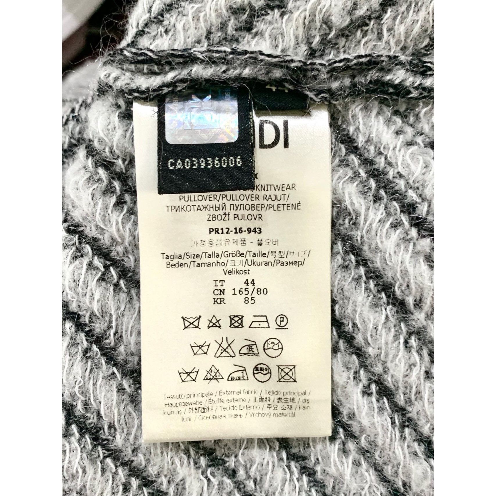 Fendi Fendi Mens Crew-Neck Wool Knit Sweater Size 44 With Pocket & Size US S / EU 44-46 / 1 - 4 Thumbnail