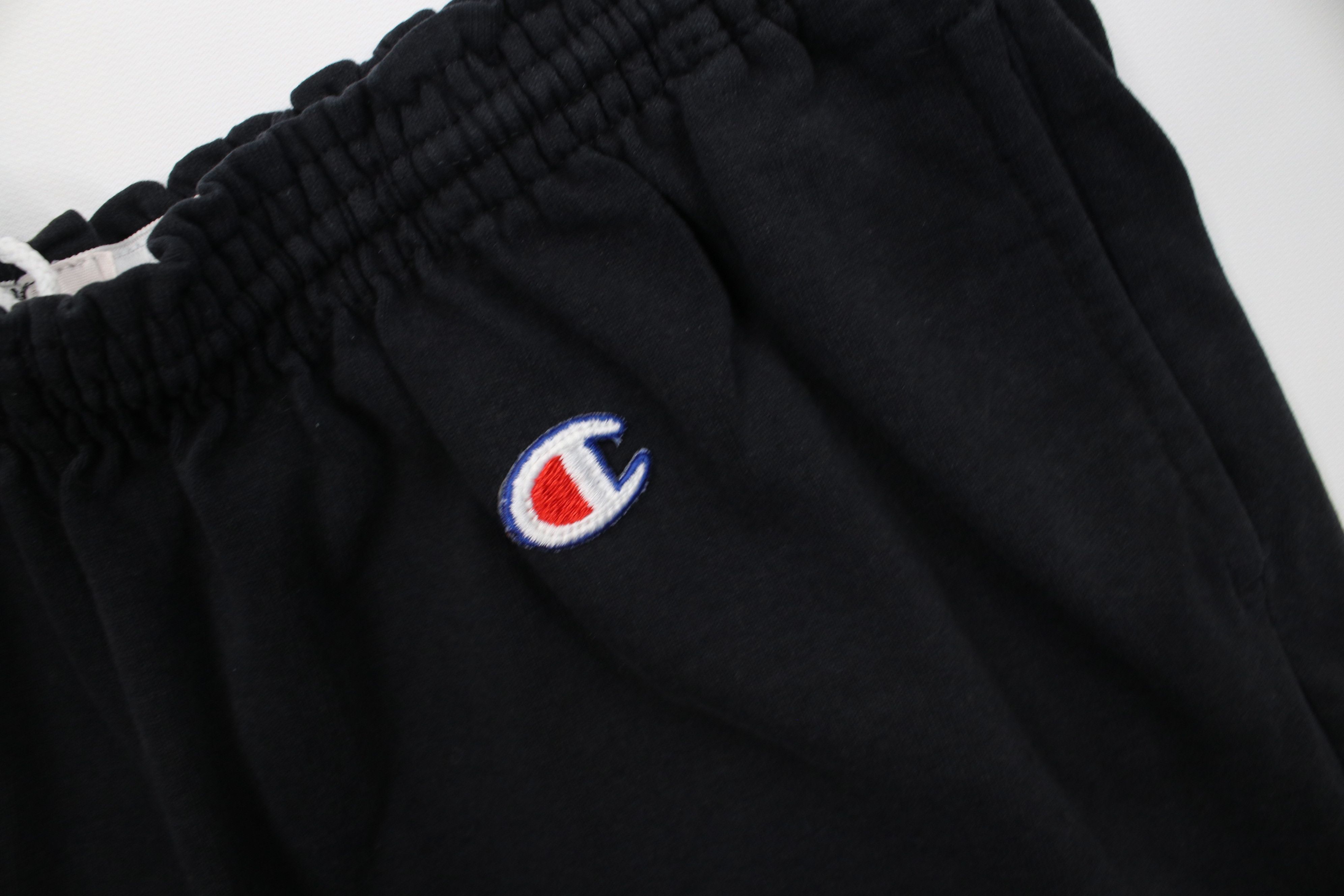 Champion Vintag 90s Champion Above Knee Heavyweight Shorts Black Size US 38 / EU 54 - 6 Thumbnail