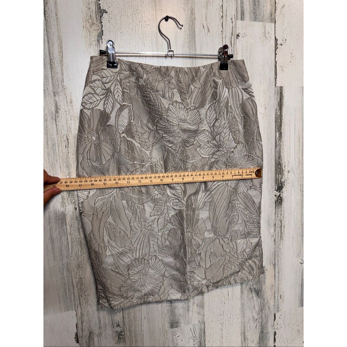Other Frascara Silk Blend Floral Jacquard Pencil Skirt Beige Size Size 27" / US 4 / IT 40 - 7 Thumbnail
