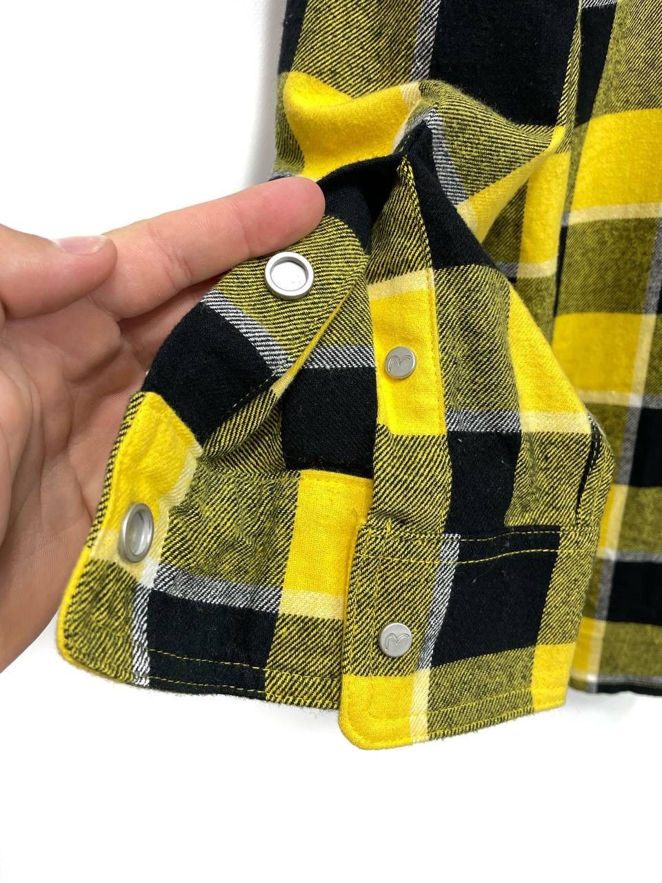 Evisu Evisu x Sfera Ebbasta Oversized Check Shirt – Size M Size US M / EU 48-50 / 2 - 18 Thumbnail