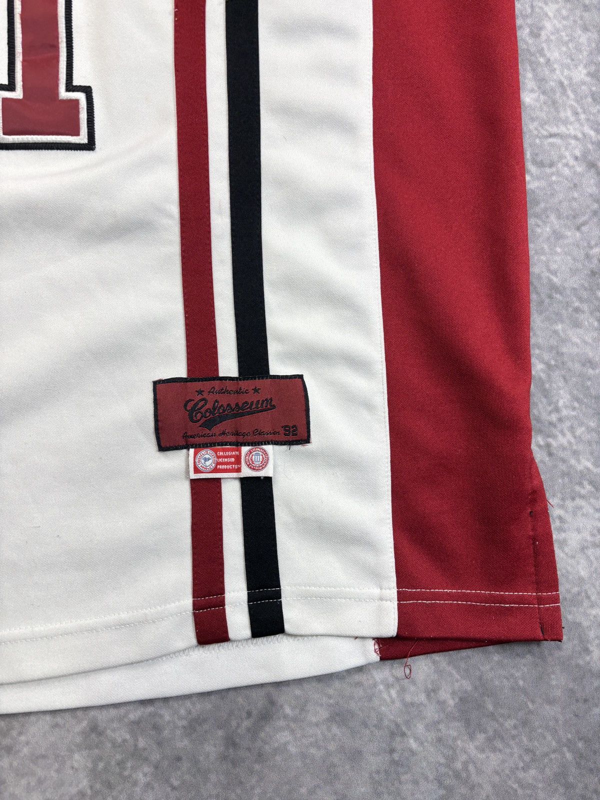 Vintage Vintage Arkansas Razorbacks Basketball Jersey College NCAA Size US L / EU 52-54 / 3 - 9 Thumbnail