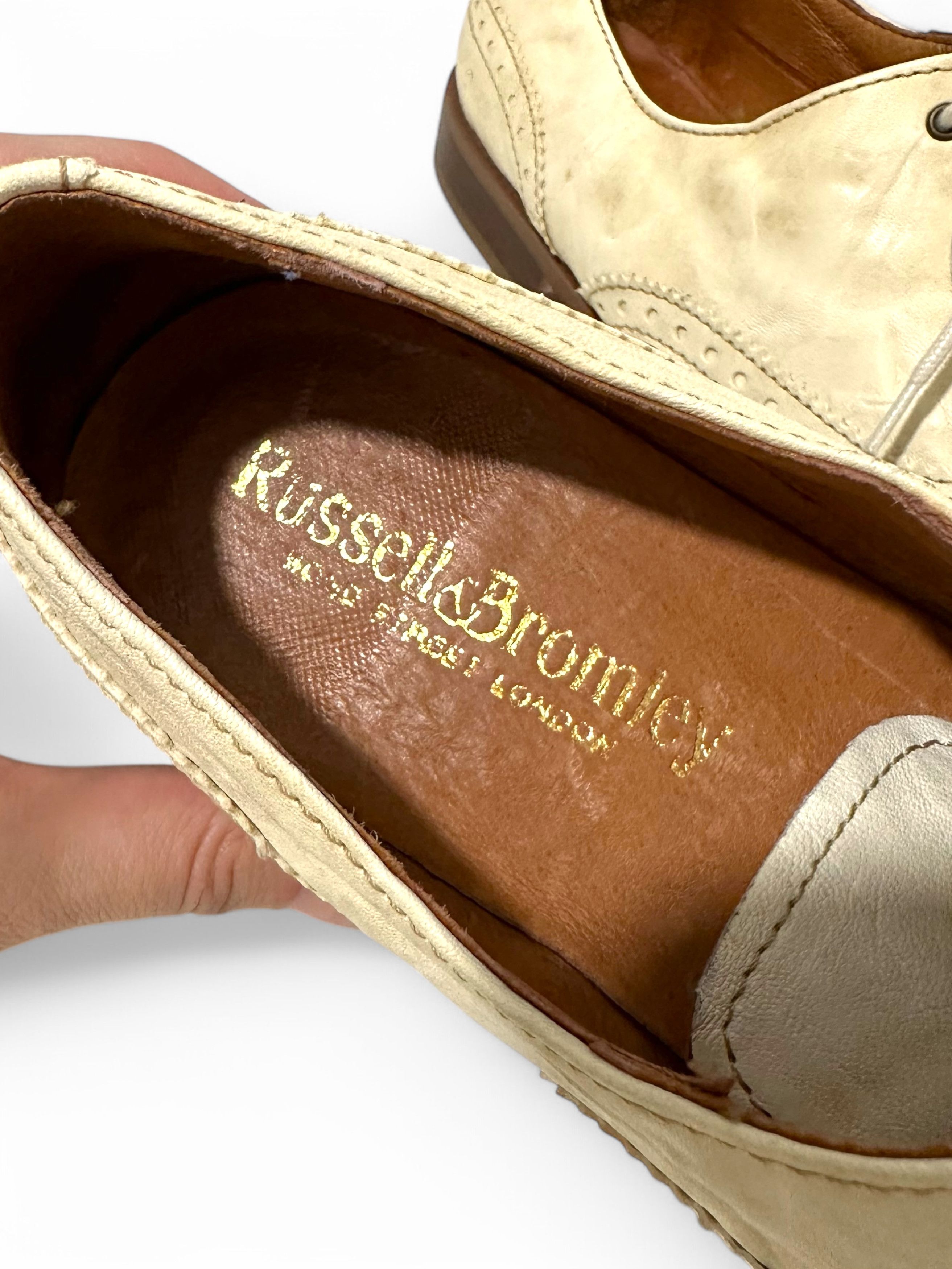 Russell & Bromley Russell & Bromley Jeeves Ivory Leather Oxford Brogues Size US 8 / IT 38 - 10 Thumbnail
