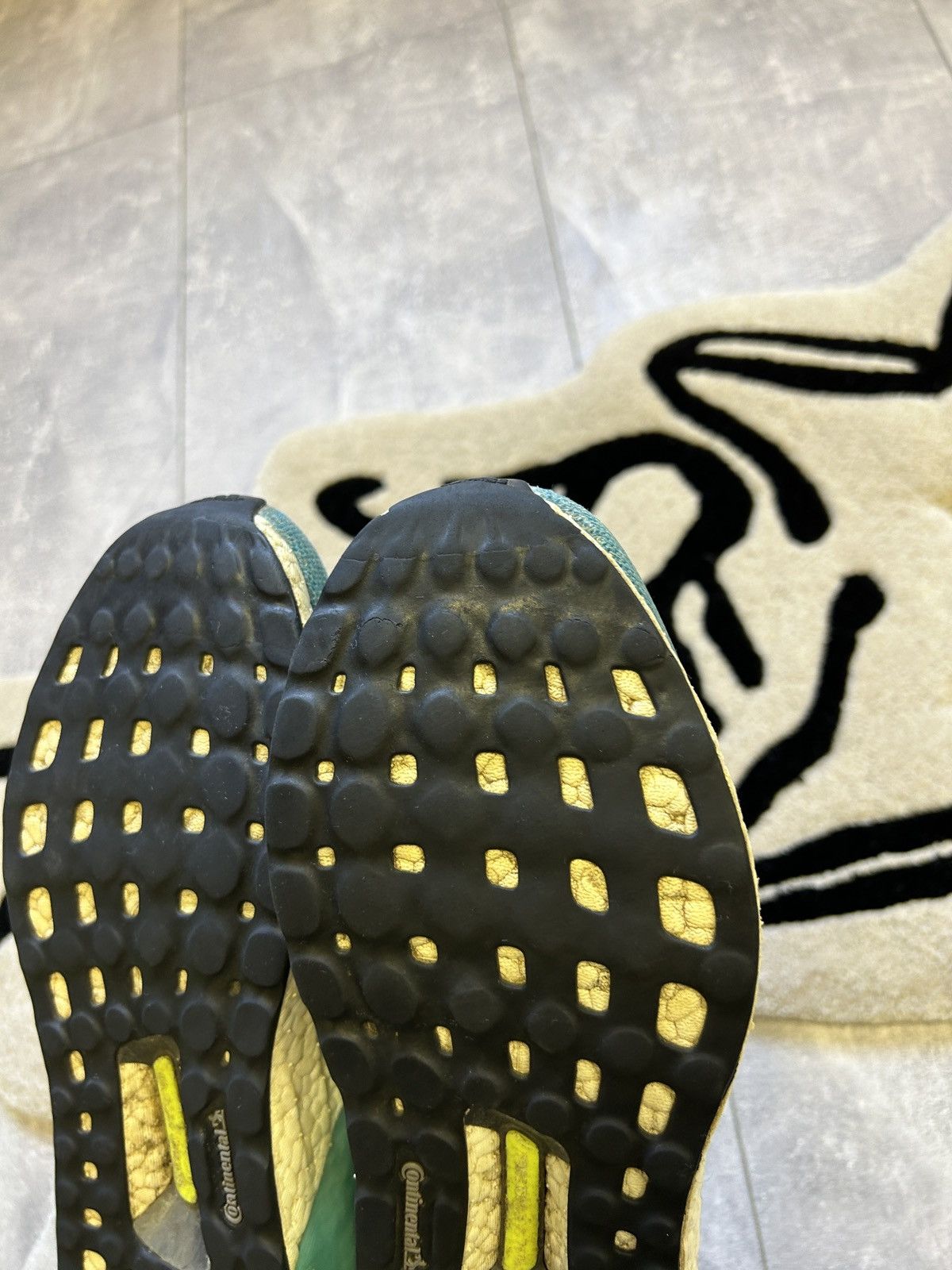 Adidas Women’s Adidas UltraBoost sneakers low top size 41 running Size US 9 / IT 39 - 16 Thumbnail