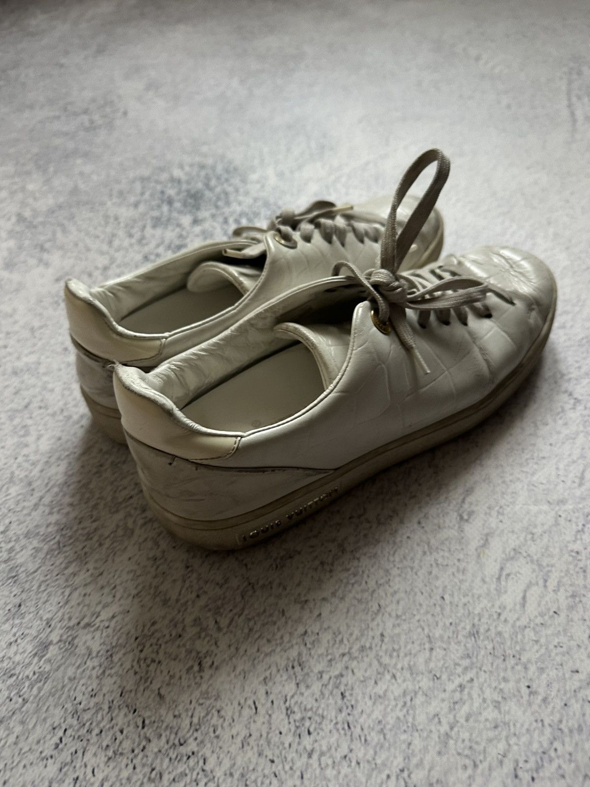 Louis Vuitton Louis Vuitton Women’s Front Row Sneaker White EU 36 Size US 6 / IT 36 - 20 Thumbnail