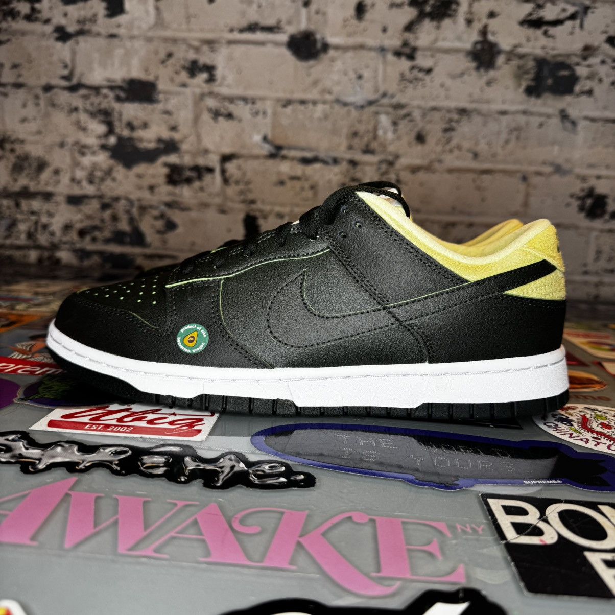 Nike Nike Dunk Low Avocado Women's 10/Men's 8.5 DS Size US 10 / IT 40 - 1 Thumbnail