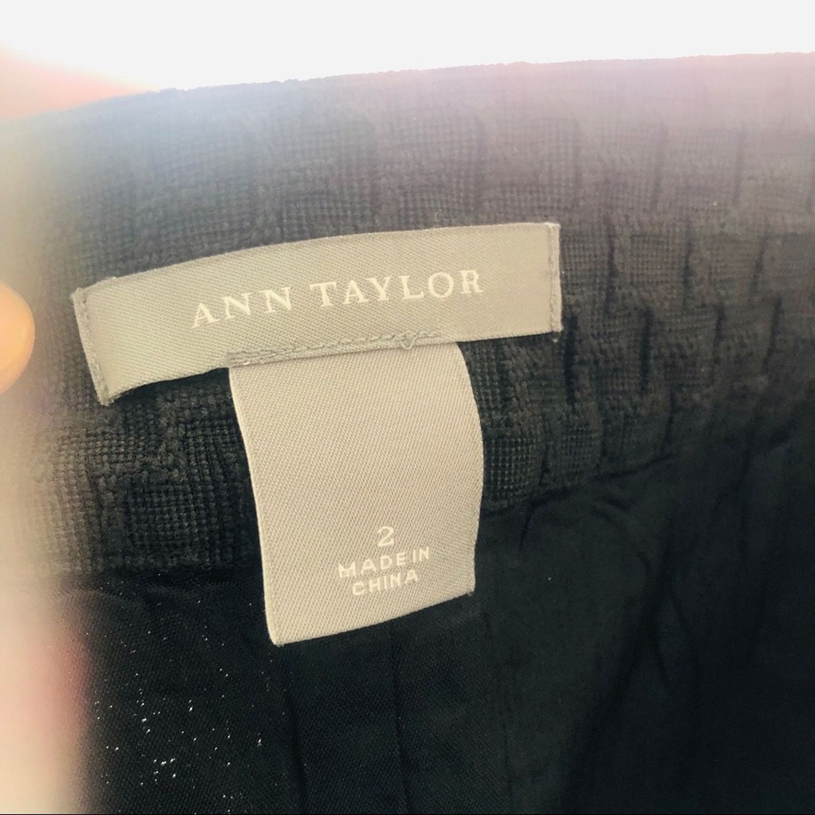 Ann Taylor ANN TAYLOR Black Texture Waffle Pencil Retro Button Skirt Size 26" / US 2 / IT 38 - 7 Thumbnail