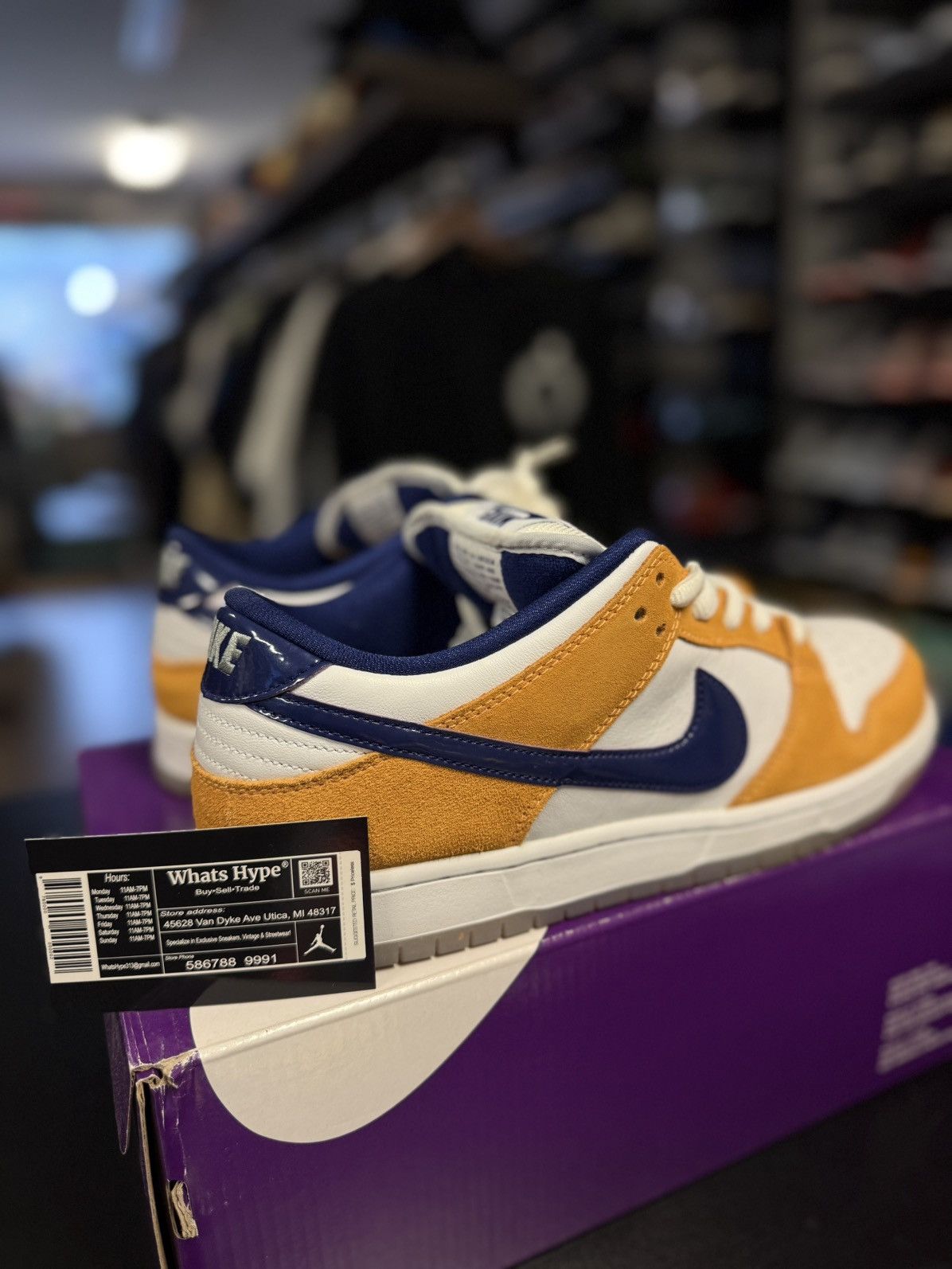 Nike Size 11 - Nike SB Dunk Low Laser Orange 2020 (BQ6817-800) Size US 11 / EU 44 - 12 Thumbnail