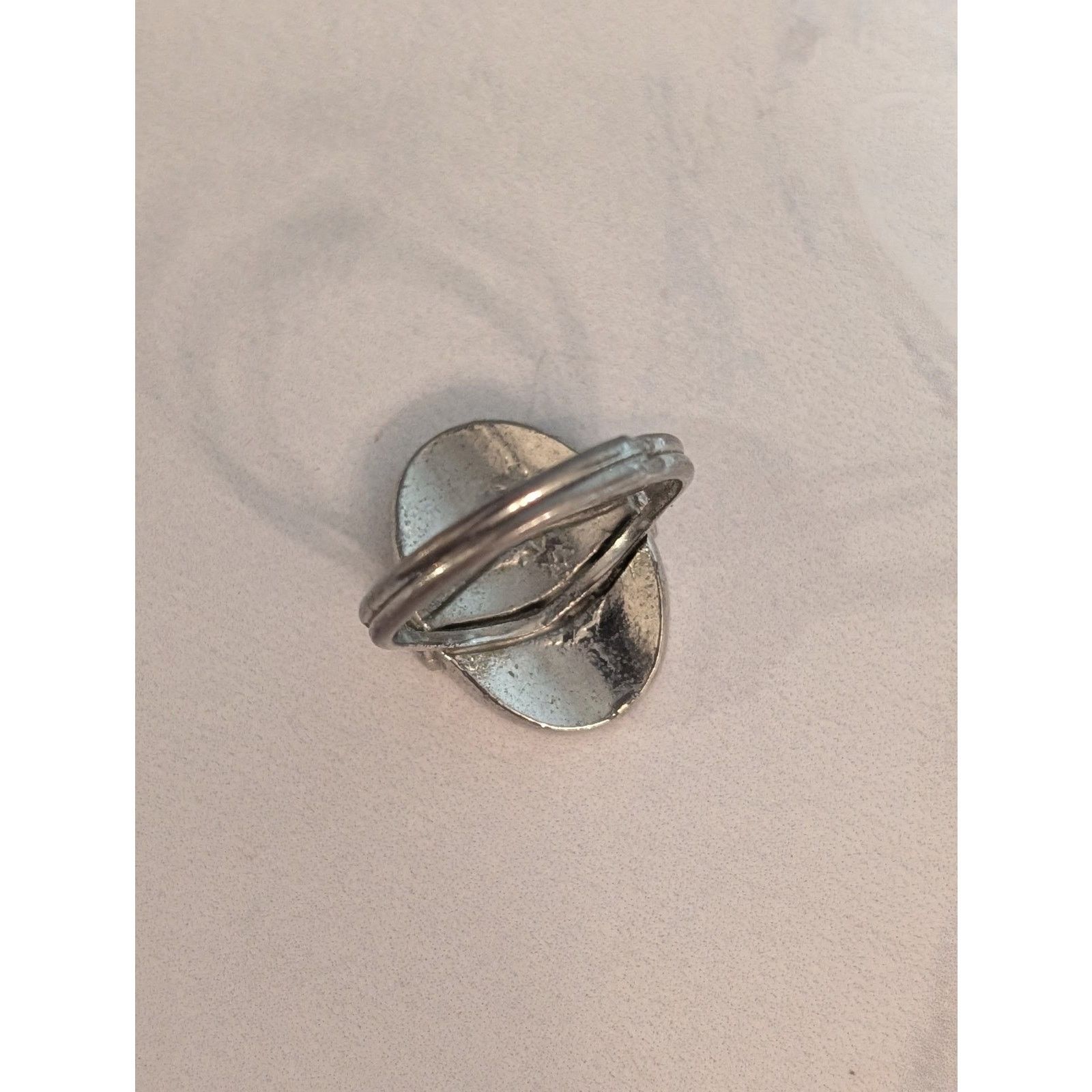 Vintage Pretty VTG 1980s Silver-Tone Champagne Enameled Oval Ring Size ONE SIZE - 7 Thumbnail