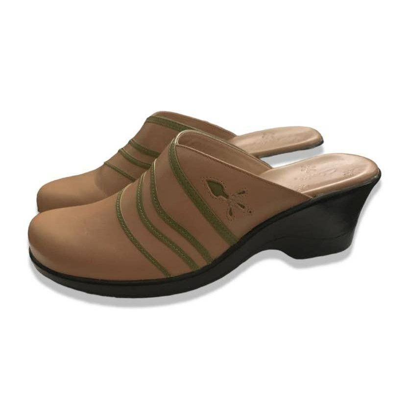 Clarks Vintage Clarks Lee Leather Slip-On Clog Mule Wedge Slide 6.5 Size US 6.5 / IT 36.5 - 3 Thumbnail