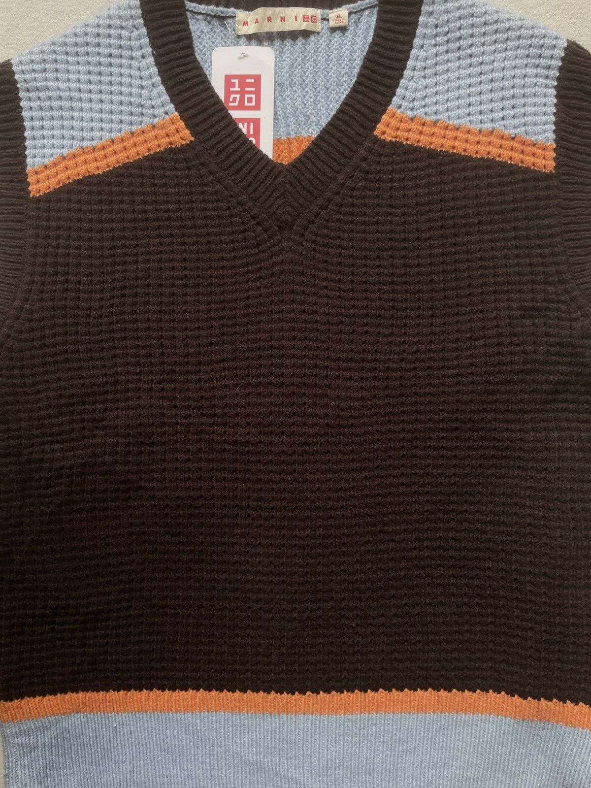 Marni × Uniqlo Marni x Uniqlo Brown Knit Vest V neck Sleeves Sweater Size US XL / EU 56 / 4 - 4 Thumbnail