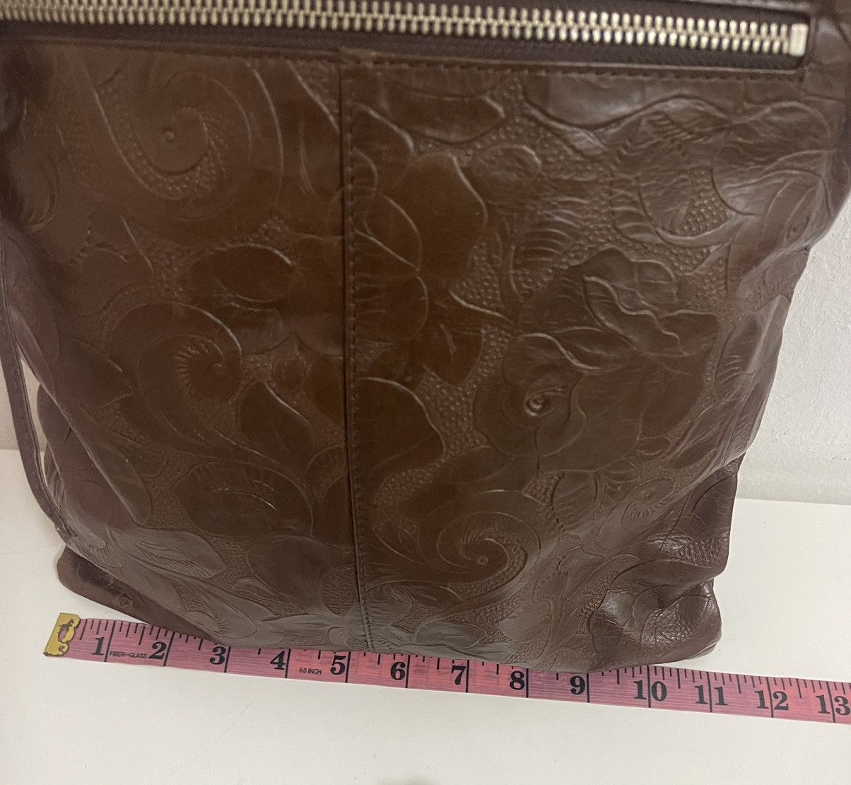 Japanese Brand LEATHER FLOWER PATTERN SLING/CROSSBODY BAG Size ONE SIZE - 3 Thumbnail