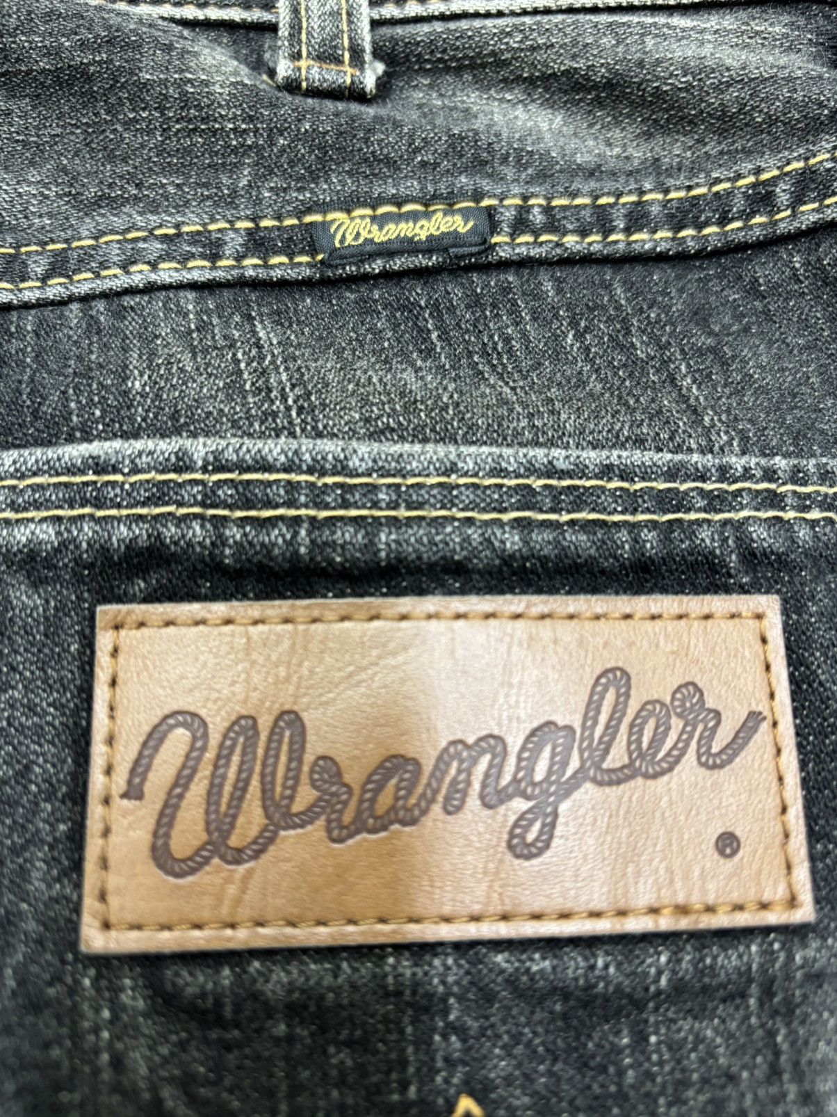 Wrangler 💥90s Style💥Wrangler Black Mudwash Sick Fades Denim F660 Size US 30 / EU 46 - 14 Thumbnail