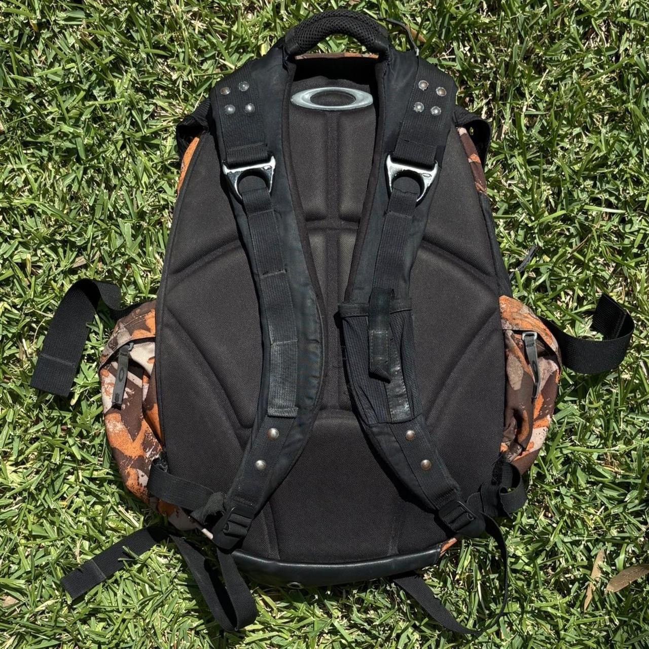 Oakley Vintage Y2K Oakley Icon Camo Orange Software Backpack RARE Size ONE SIZE - 4 Thumbnail