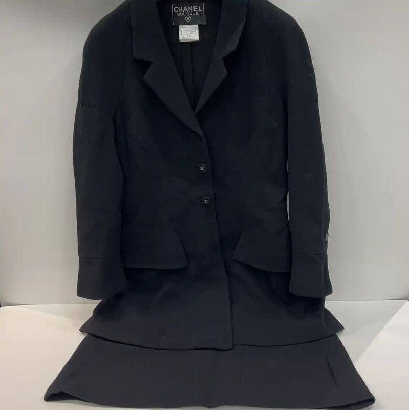 Chanel Chanel Black Mid-Length Logo Trench Coat 0089 Size M / US 6-8 / IT 42-44 - 1 Thumbnail