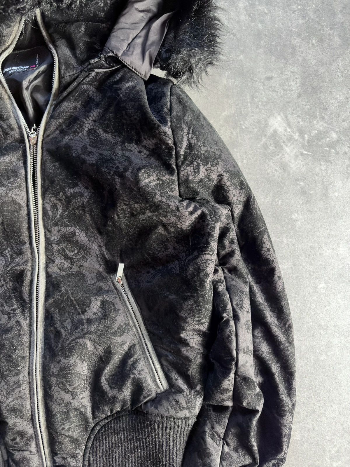 Japanese Brand 00s Fishbone Tribal AOP Faux Fur Hooded Bomber Jacket M Size M / US 6-8 / IT 42-44 - 5 Thumbnail