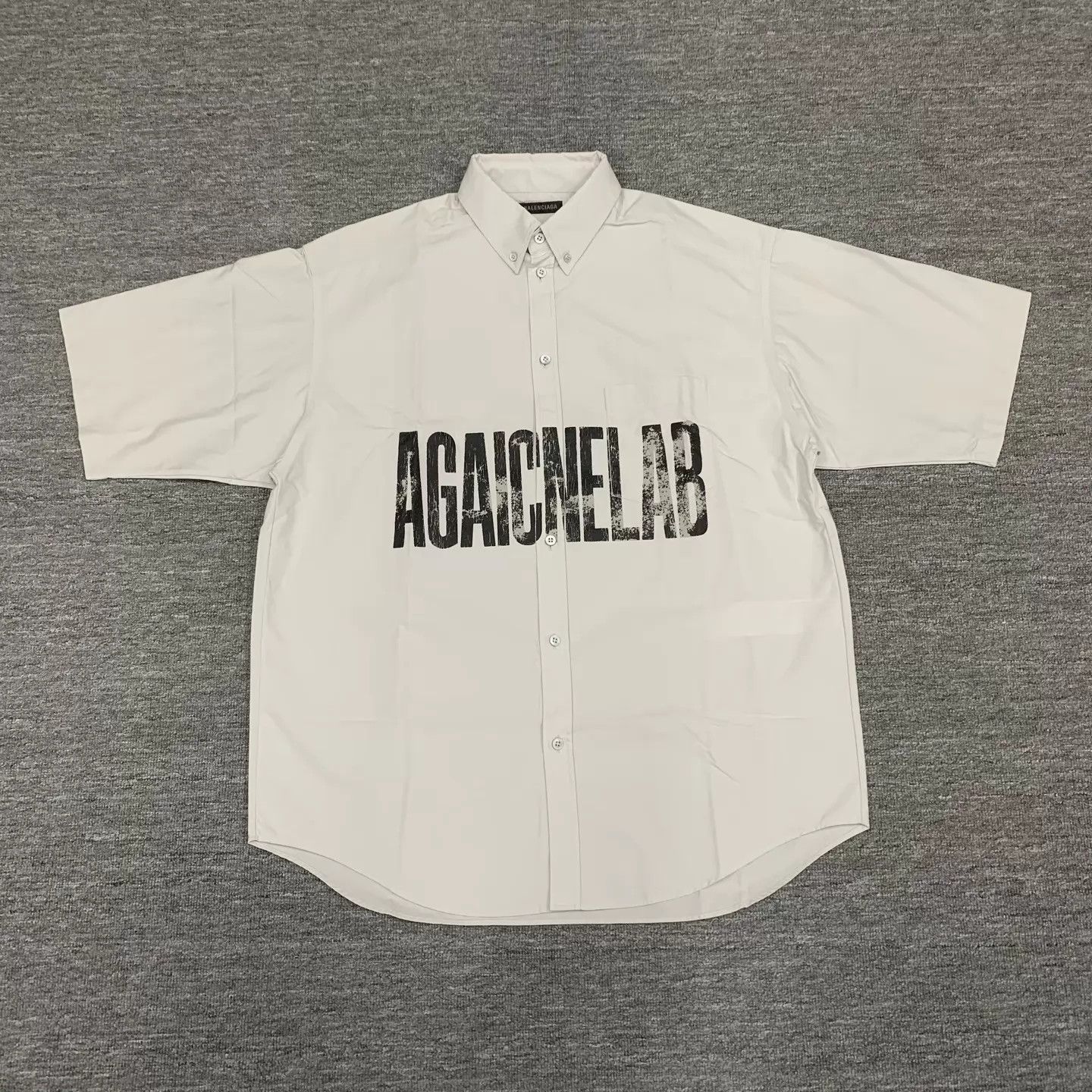 Balenciaga Balenciaga White Destroyed Reversed Logo SS Shirt 37 98N Size US XS / EU 42 / 0 - 1 Thumbnail