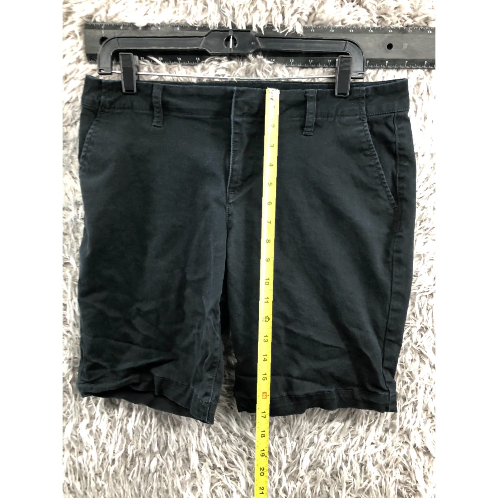 Apt. 9 Apt. 9 Bermuda Shorts Womens Size 12 Mid Rise Dark Wash Black Hook Eye Casual Beach Walking Reg/All Size 34" / US 12 / IT 48 - 3 Thumbnail