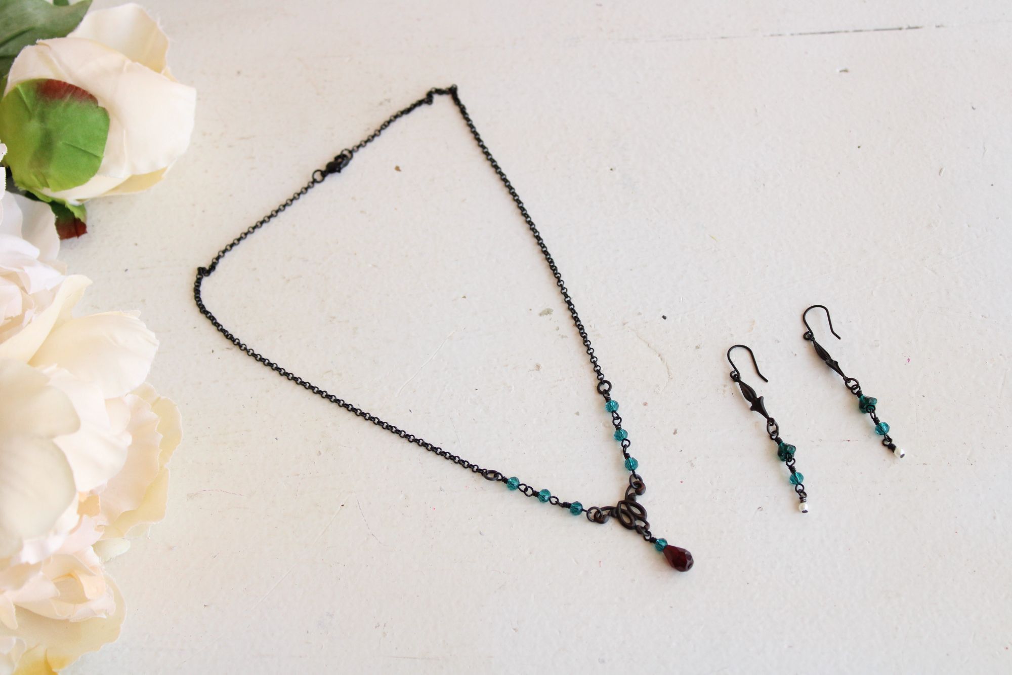 Handmade Handcrafted Necklace and Earring Set, Victorian Style, Green Size ONE SIZE - 10 Thumbnail