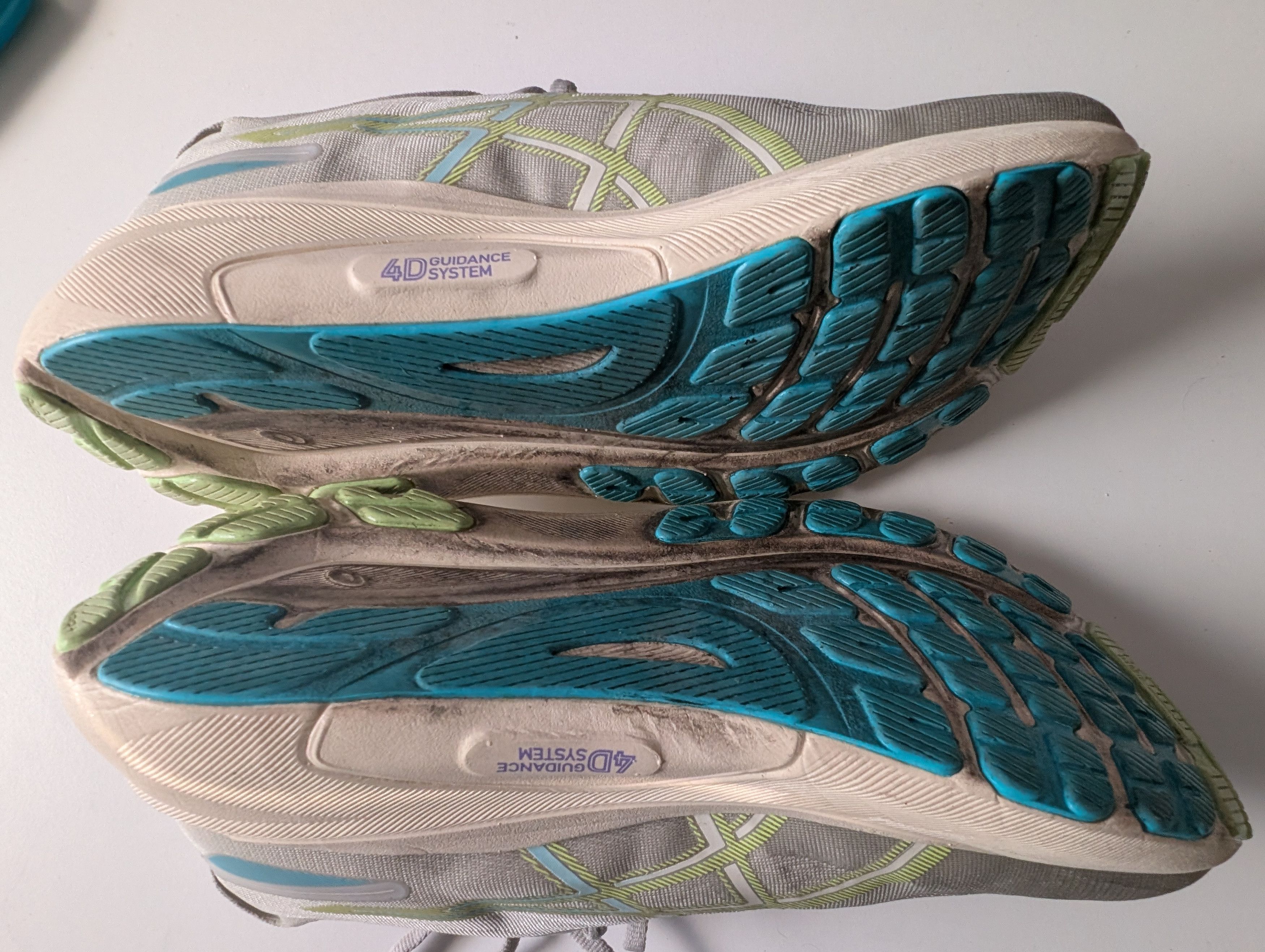 Asics Asics Gel Kayano 31 Size US 12.5 / EU 45-46 - 3 Thumbnail