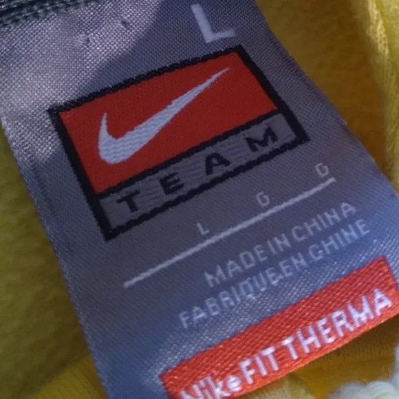 Nike Vintage Nike Therma Fit Oregon Ducks Hoodie Sweatshirt Size US L / EU 52-54 / 3 - 4 Thumbnail