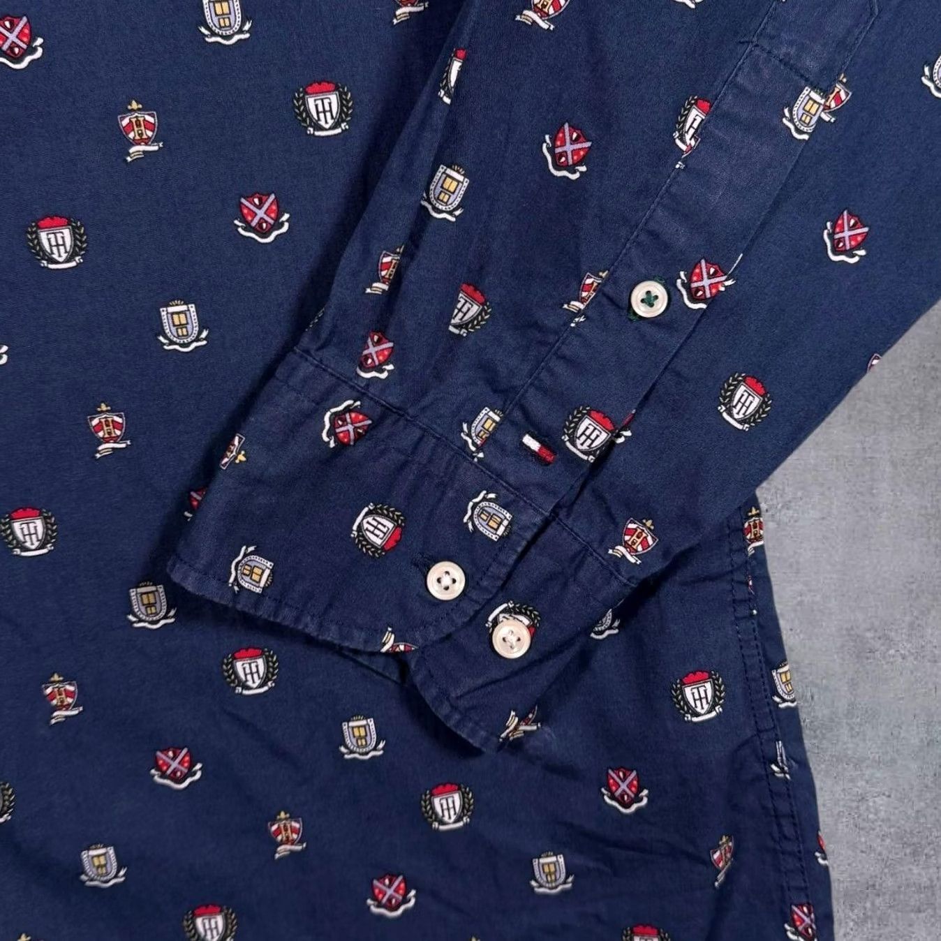 Tommy Hilfiger Tommy Hilfiger Regular Fit Crest Logo Pattern Long Sleeve Button-Down Cotton Shirt Large Navy Blue Mens Size US L / EU 52-54 / 3 - 5 Thumbnail