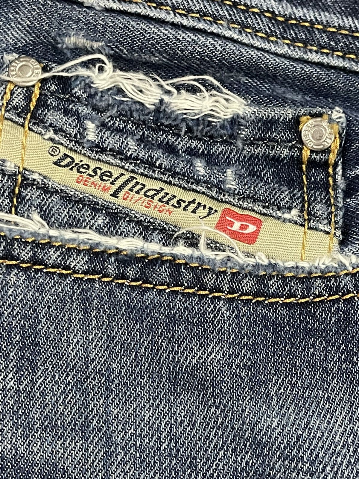 Diesel Vintage Diesel Industry Blue Wash Distress Bootcut Jeans Size US 32 / EU 48 - 9 Thumbnail