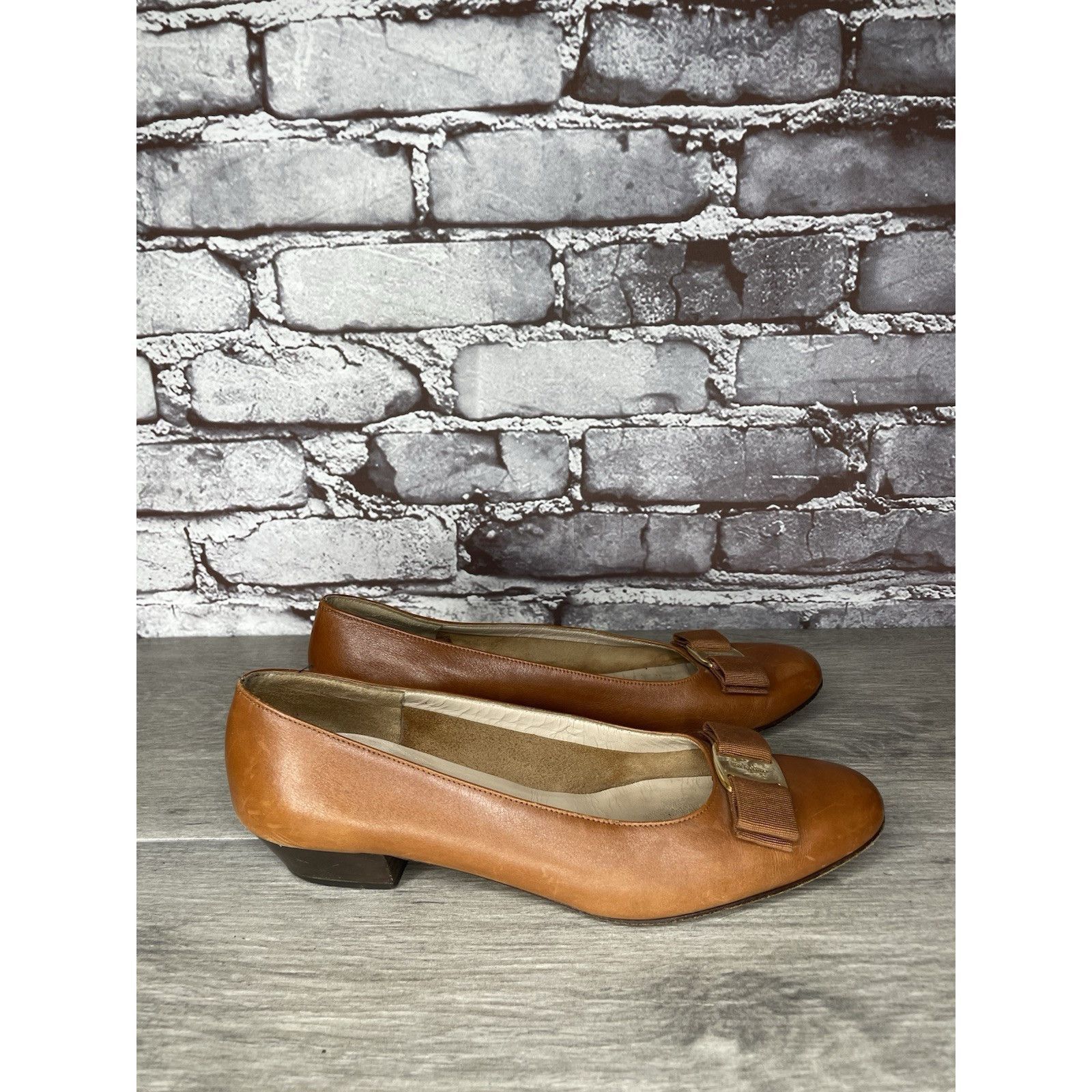 Salvatore Ferragamo Salvatore Ferragamo Boutique Vara Brown Leather Bow Heels Wo Size US 8 / IT 38 - 16 Thumbnail